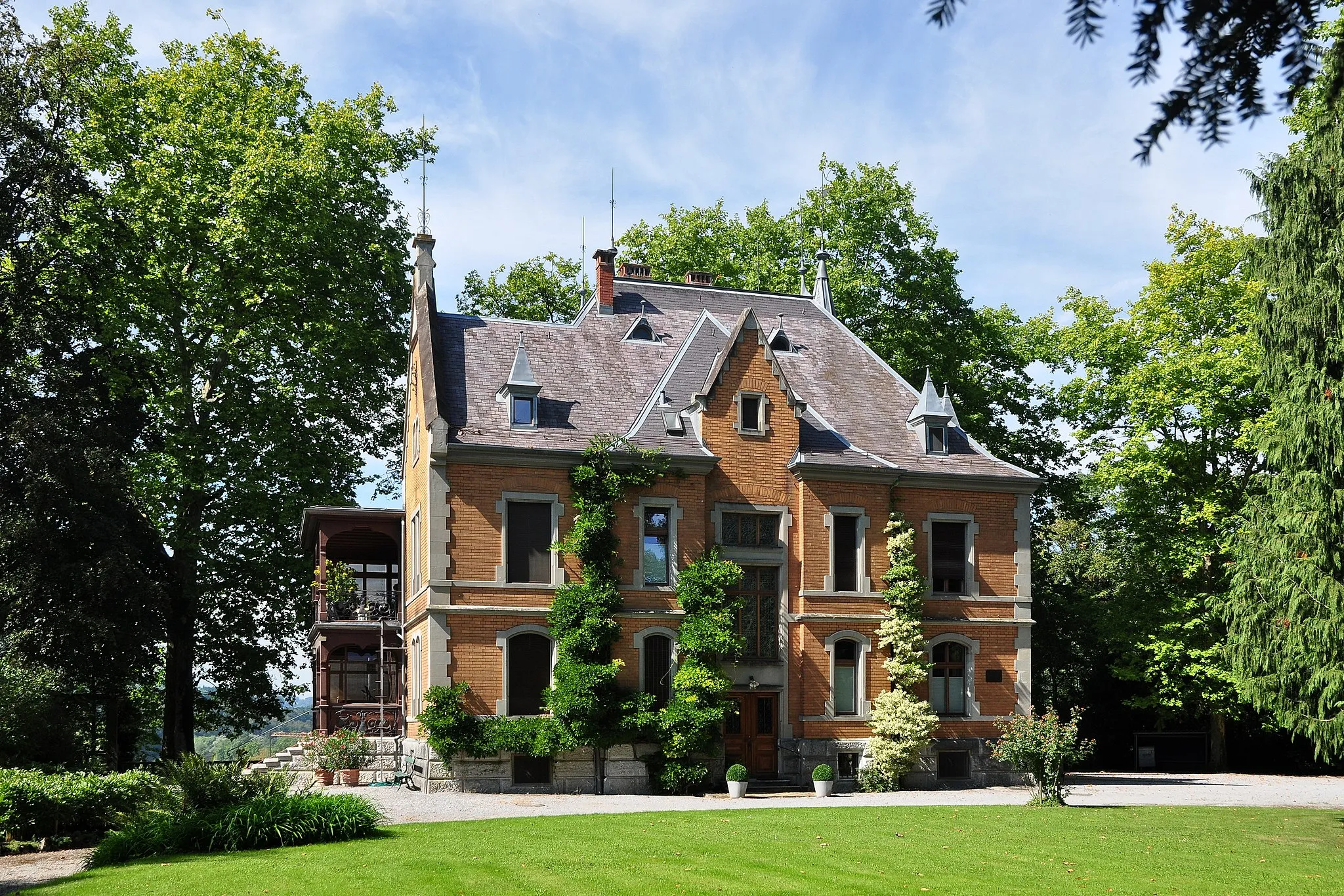 Photo showing: Villa Schlosshalde, Dorfstrasse 14 in Pfungen (Switzerland)