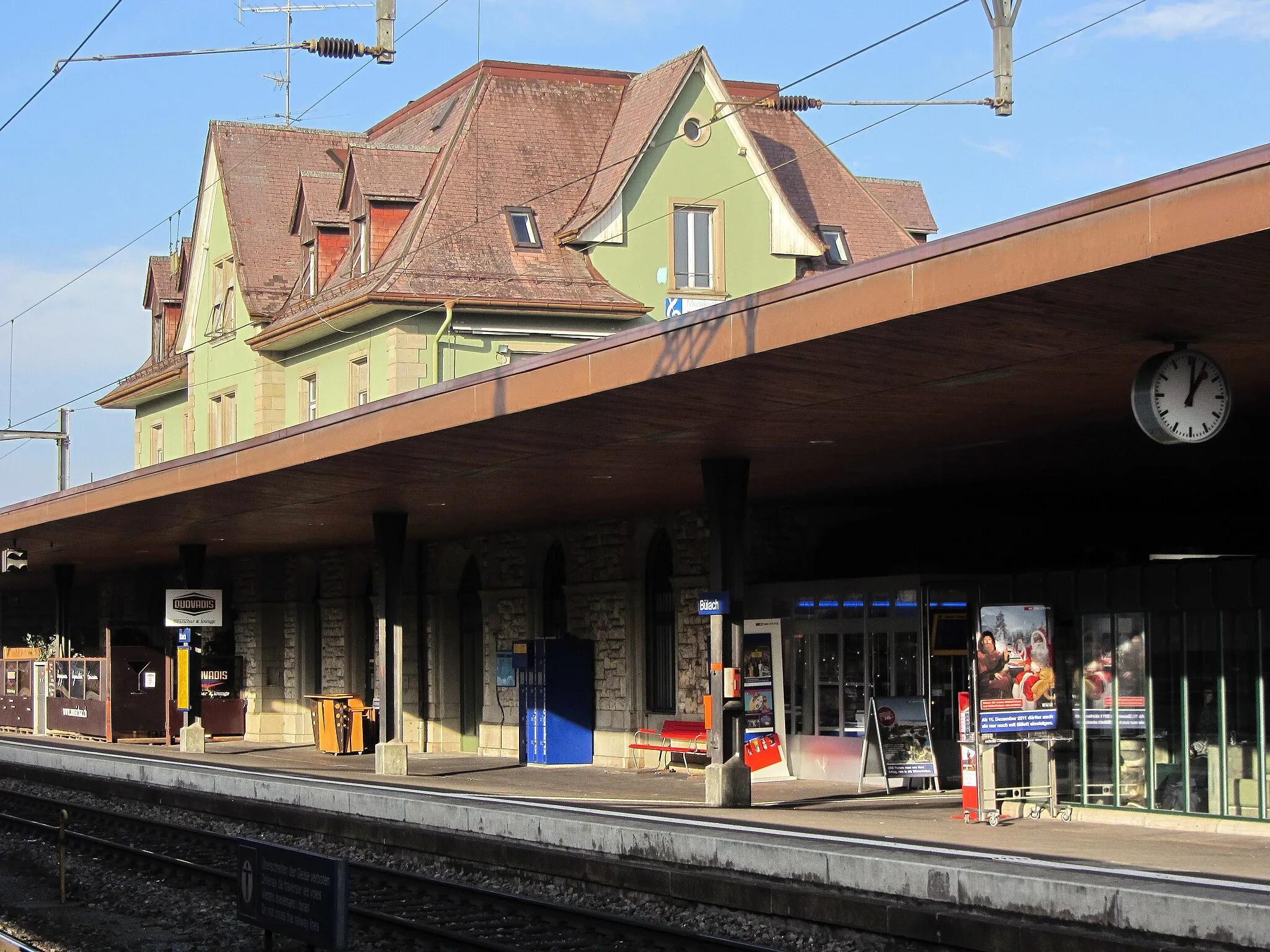 Photo showing: Bahnhof in Bülach (Switzerland)