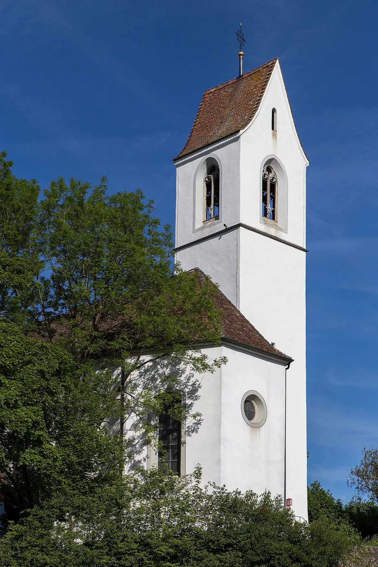 Photo showing: Alte Kirche in Boswil, die von der Stiftung Künstlerhaus u.a. für Konzerte genutzt wird.