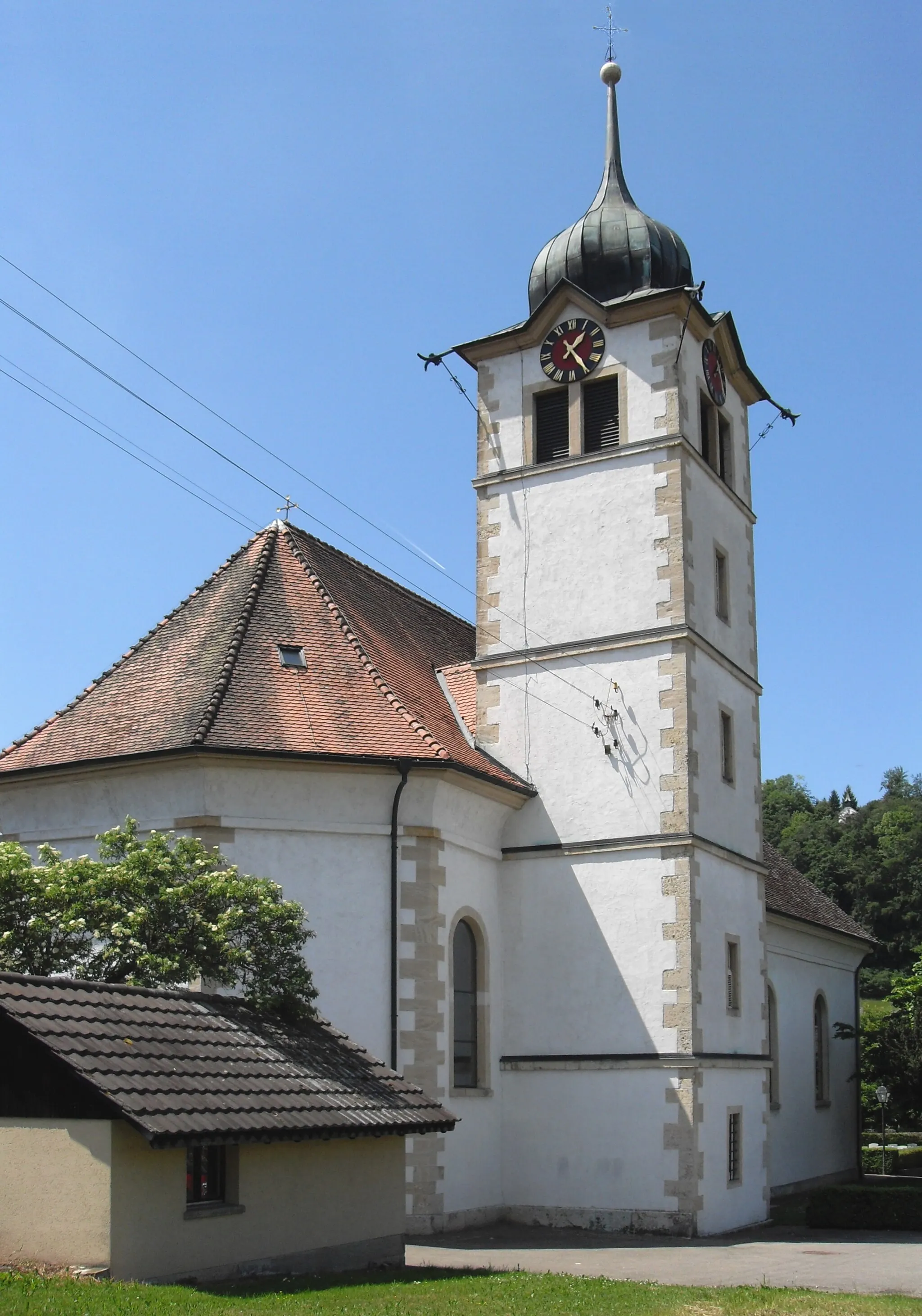 Photo showing: Ostseite der Kirche St. Gallus in Hochwald, Kanton Solothurn, Schweiz