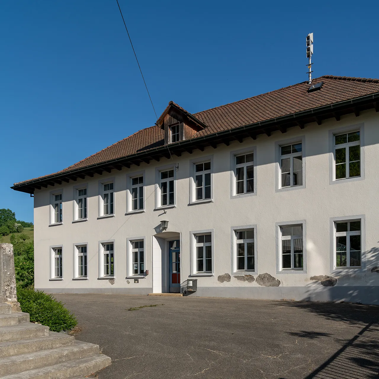 Photo showing: Altes Schulhaus in Wölflinswil (AG)