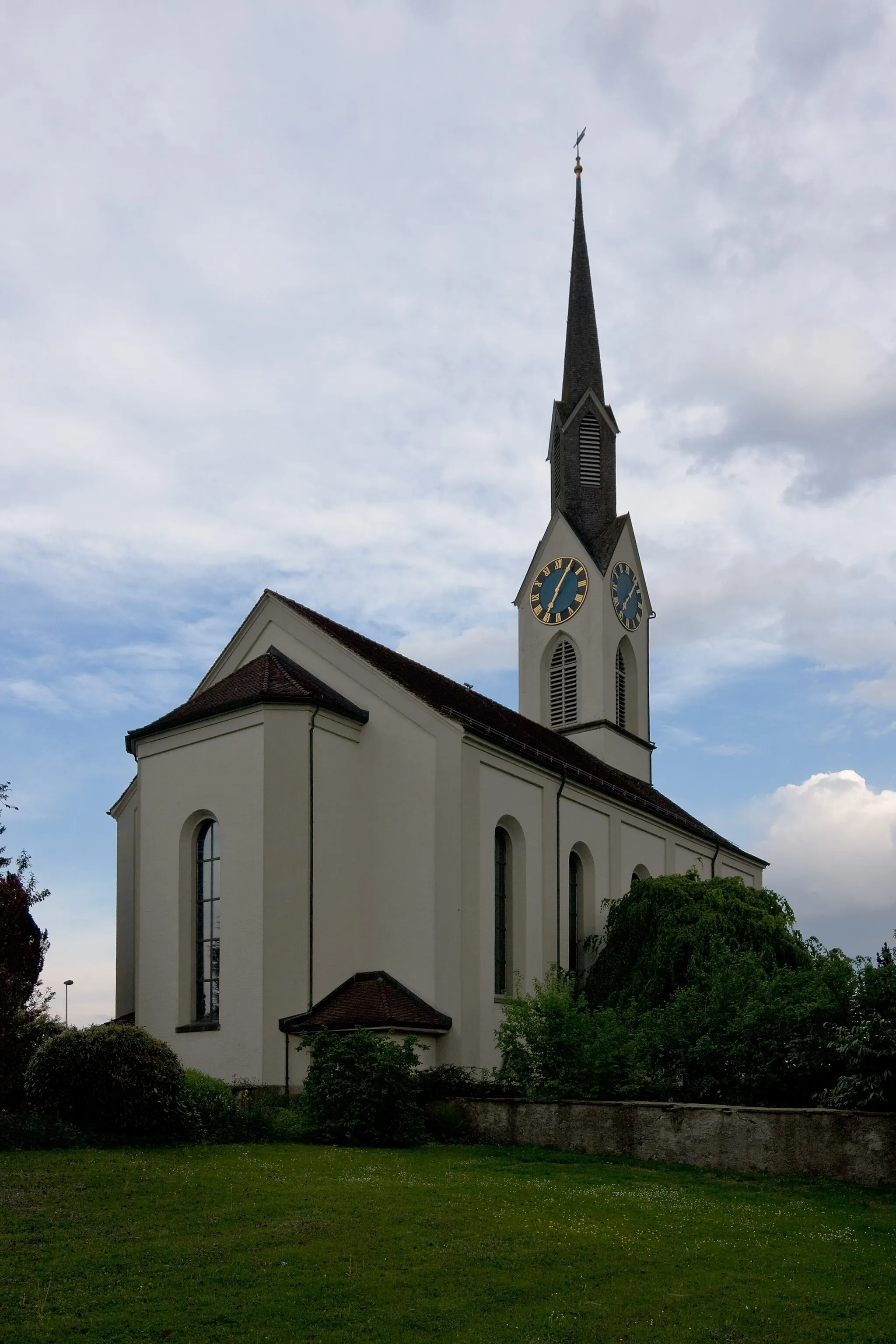 Photo showing: Die Kirche in Obfelden vom Friedhof gesehen Architekt Ferdinand Stadler
