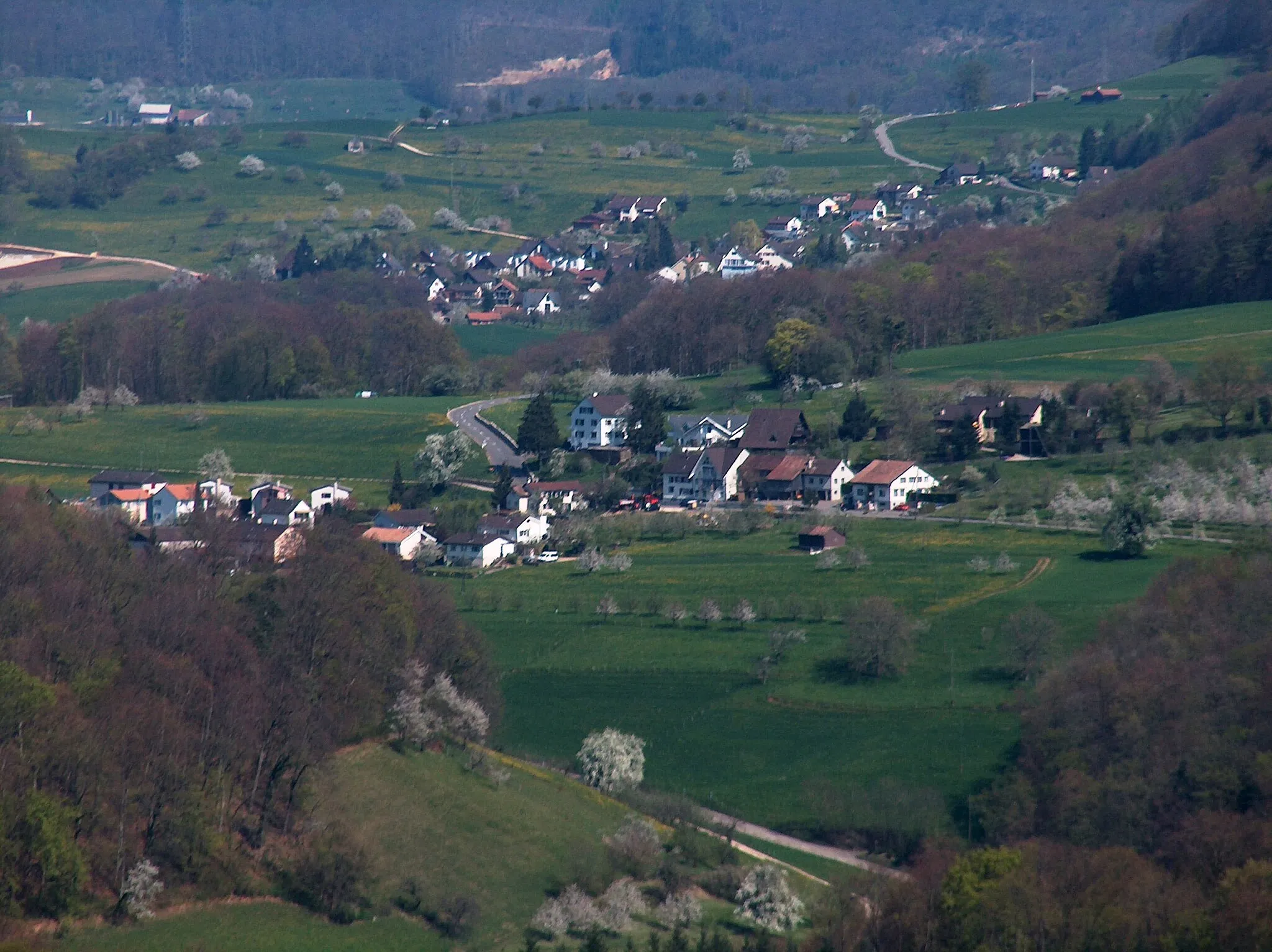 Photo showing: View over Arisdorf and Olsberg from lookout at the top of Schleifenberg, Liestal