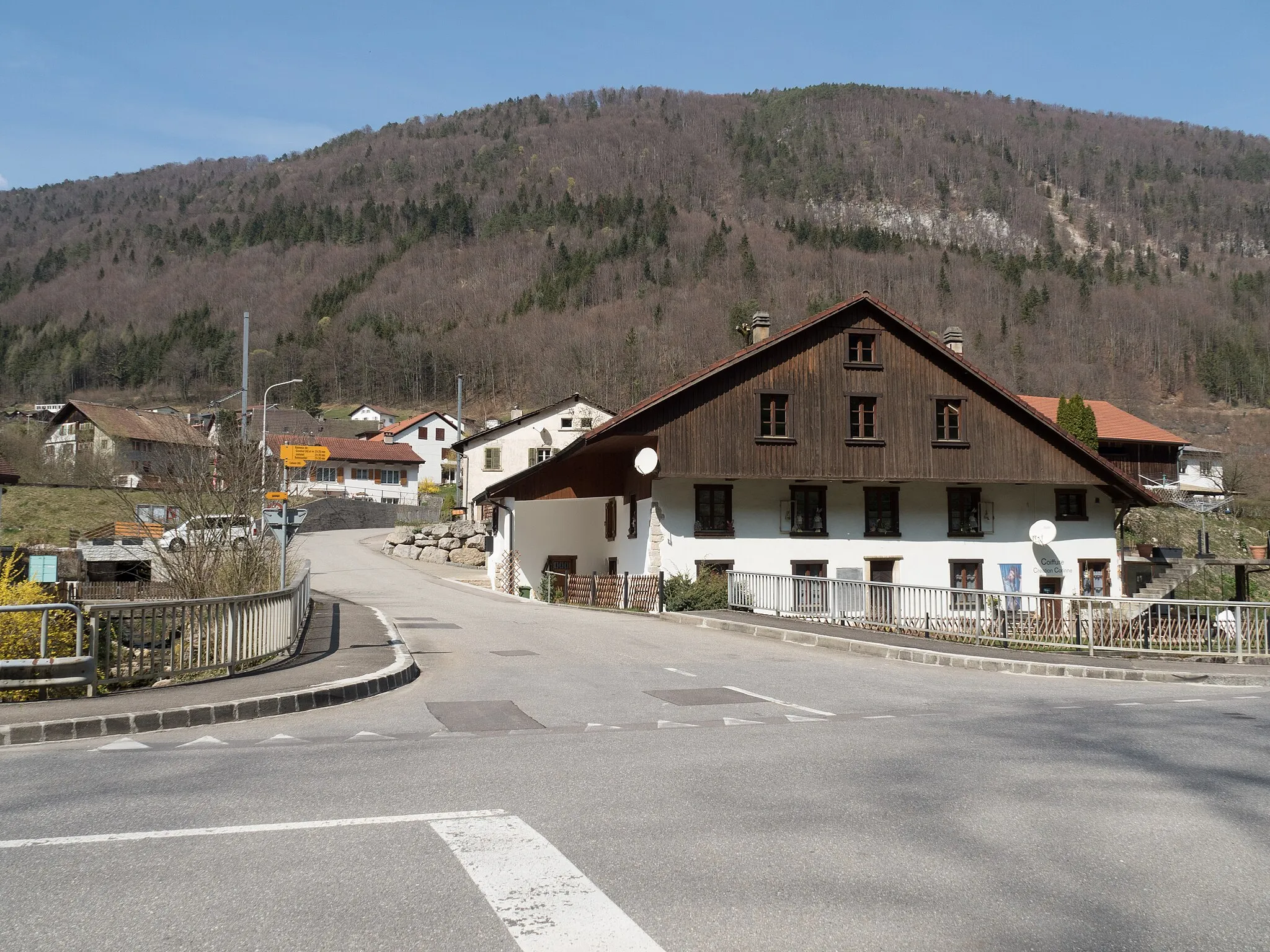 Photo showing: Bas du Village Road Bridge over the Birs River, Roches, Canton of Bern, Switzerland