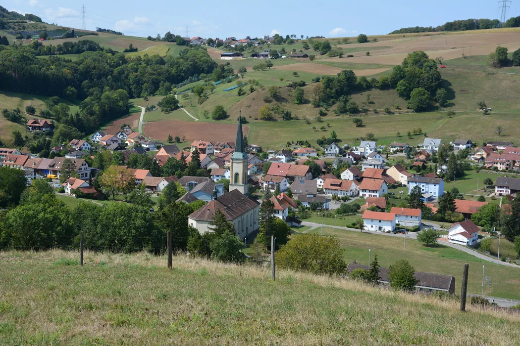 Photo showing: Sulz mit Sulzerberg im Kanton aargau