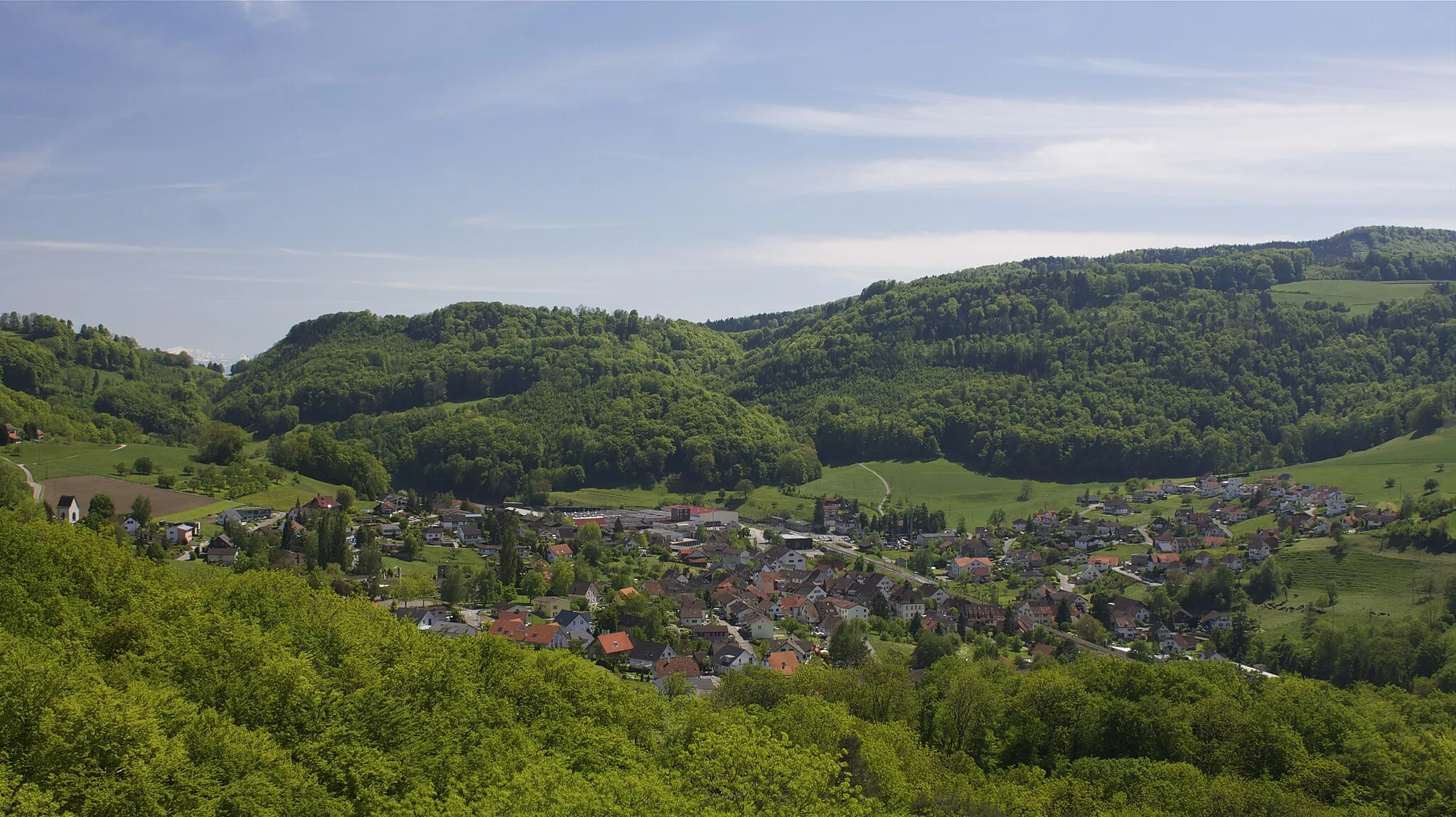 Photo showing: Läufelfingen, von der Ruine Homburg aus fotografiert