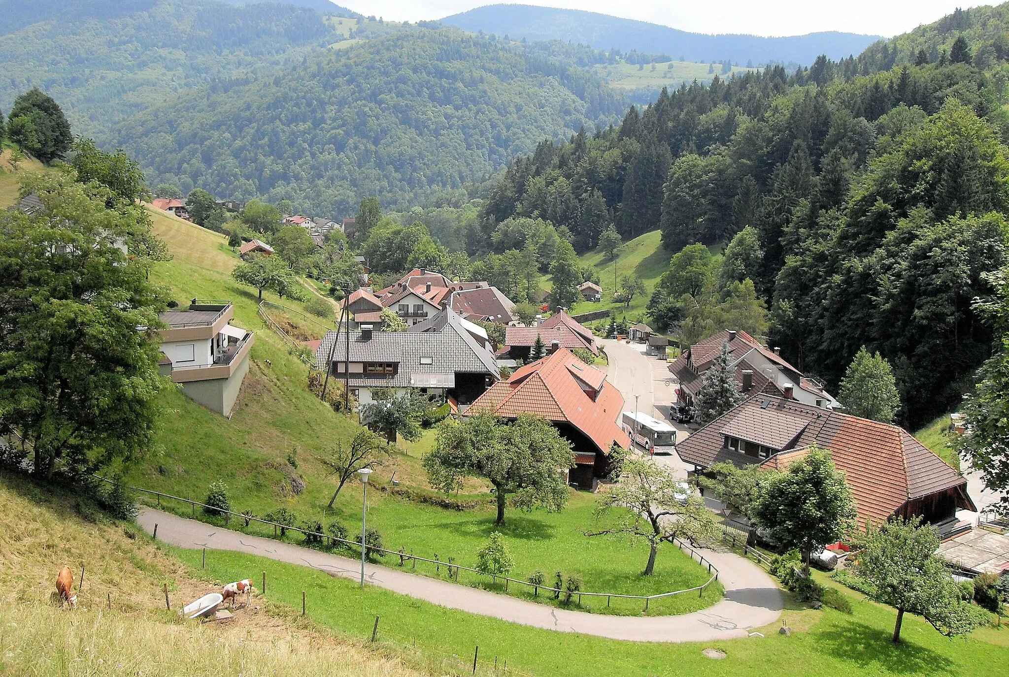 Photo showing: Blick aus Nordwesten auf die Gemeinde Aitern im Schwarzwald, Deutschland