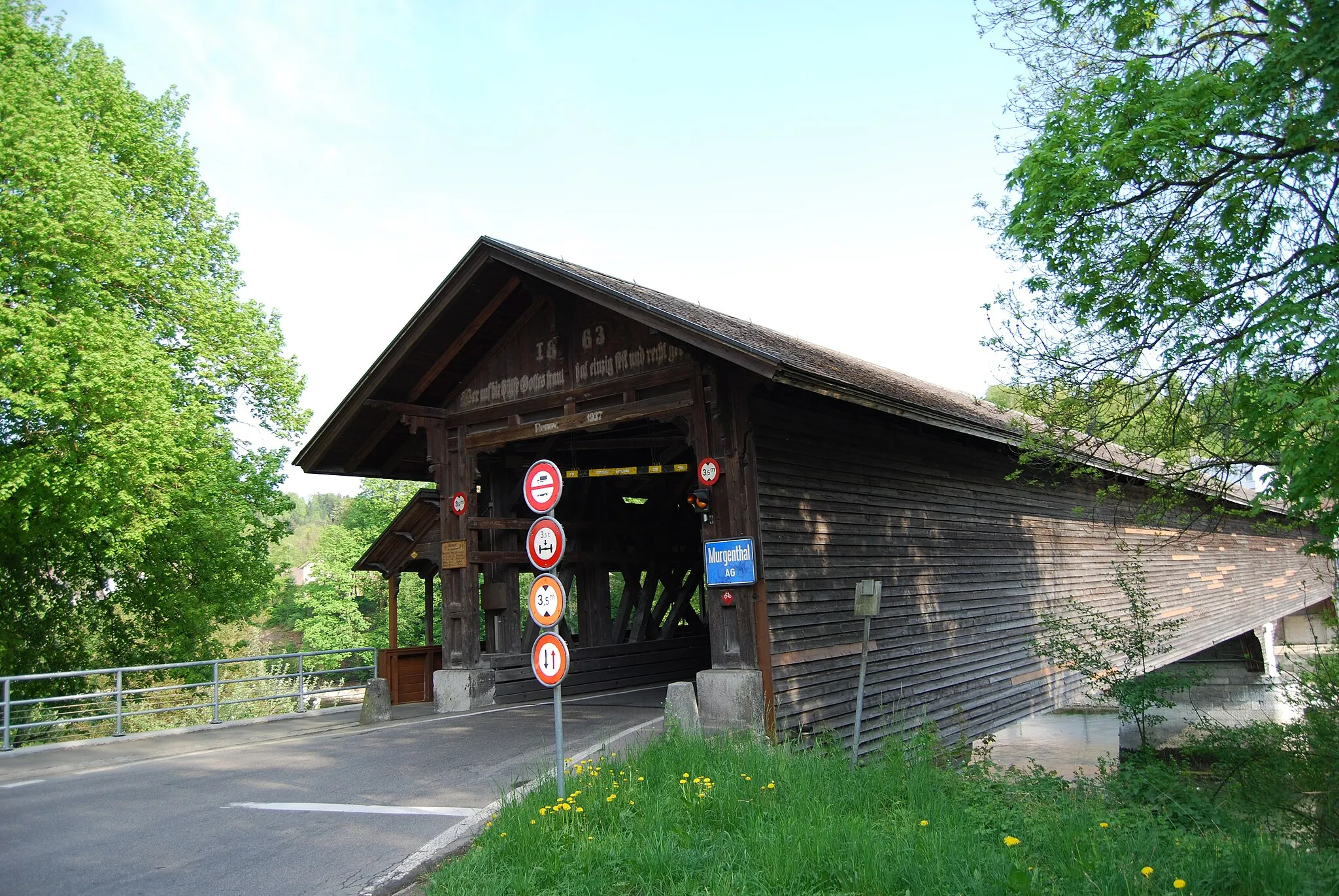 Photo showing: Wooden bridge over Aar from Murgenthal, canton of Aargovia, to Fulenbach, canton of Solothurn, Switzerland