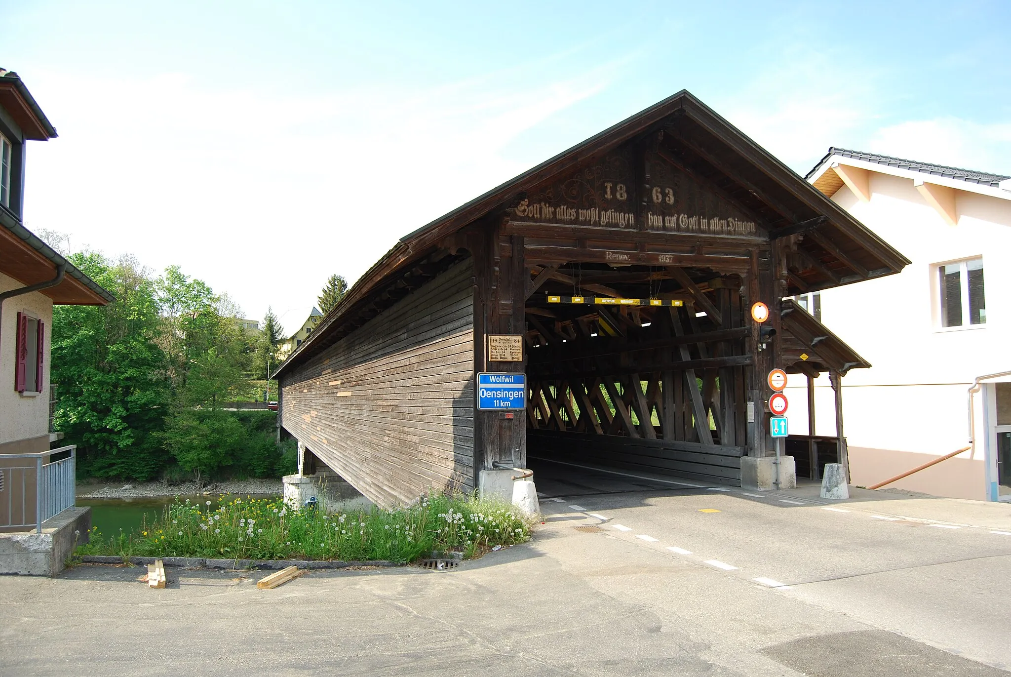 Photo showing: Wooden bridge over Aar from Murgenthal, canton of Aargovia, to Fulenbach, canton of Solothurn, Switzerland