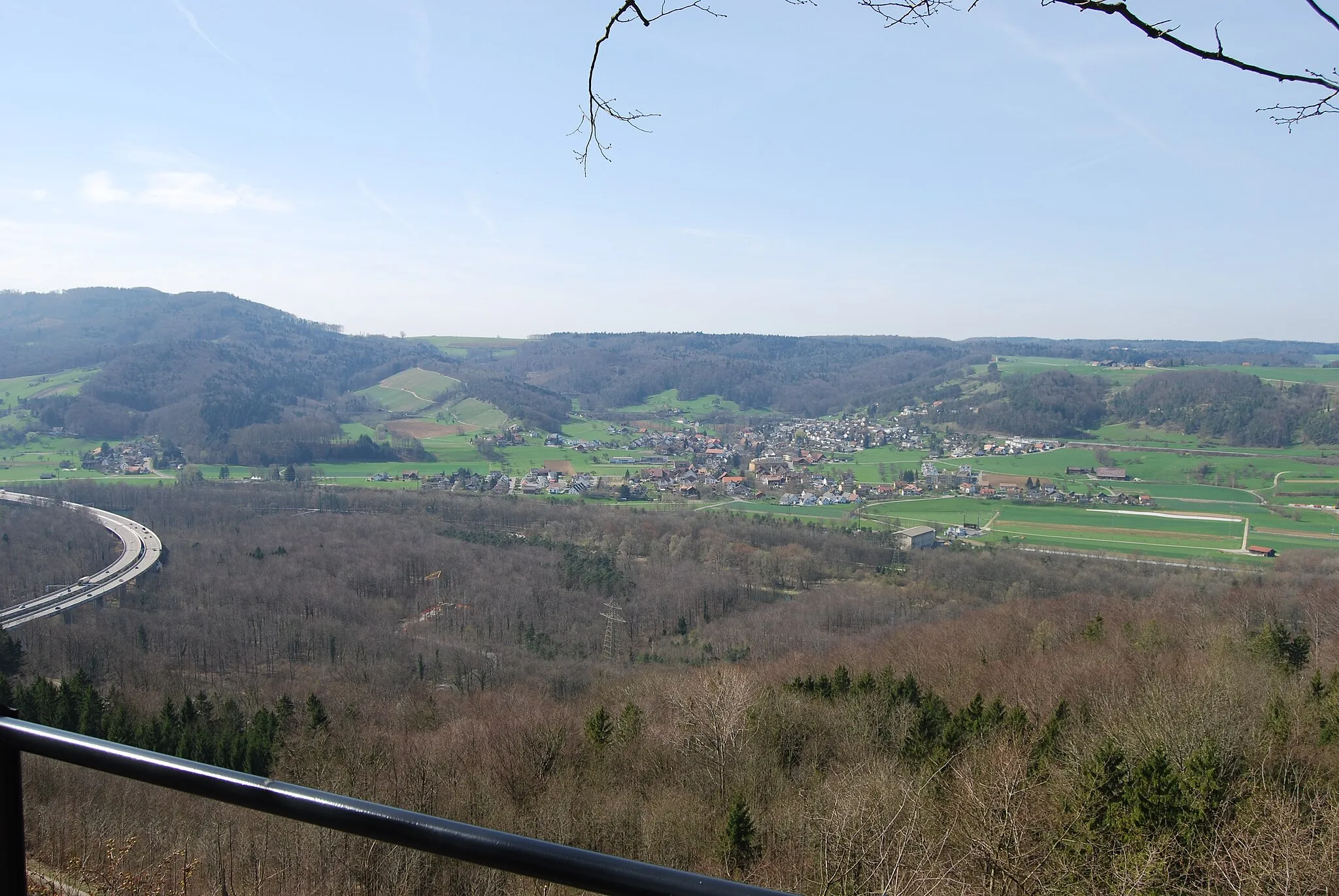 Photo showing: Villnachern and Swiss Highway A3 seen from Castle Habsburg, canton of Aargau, Switzerland