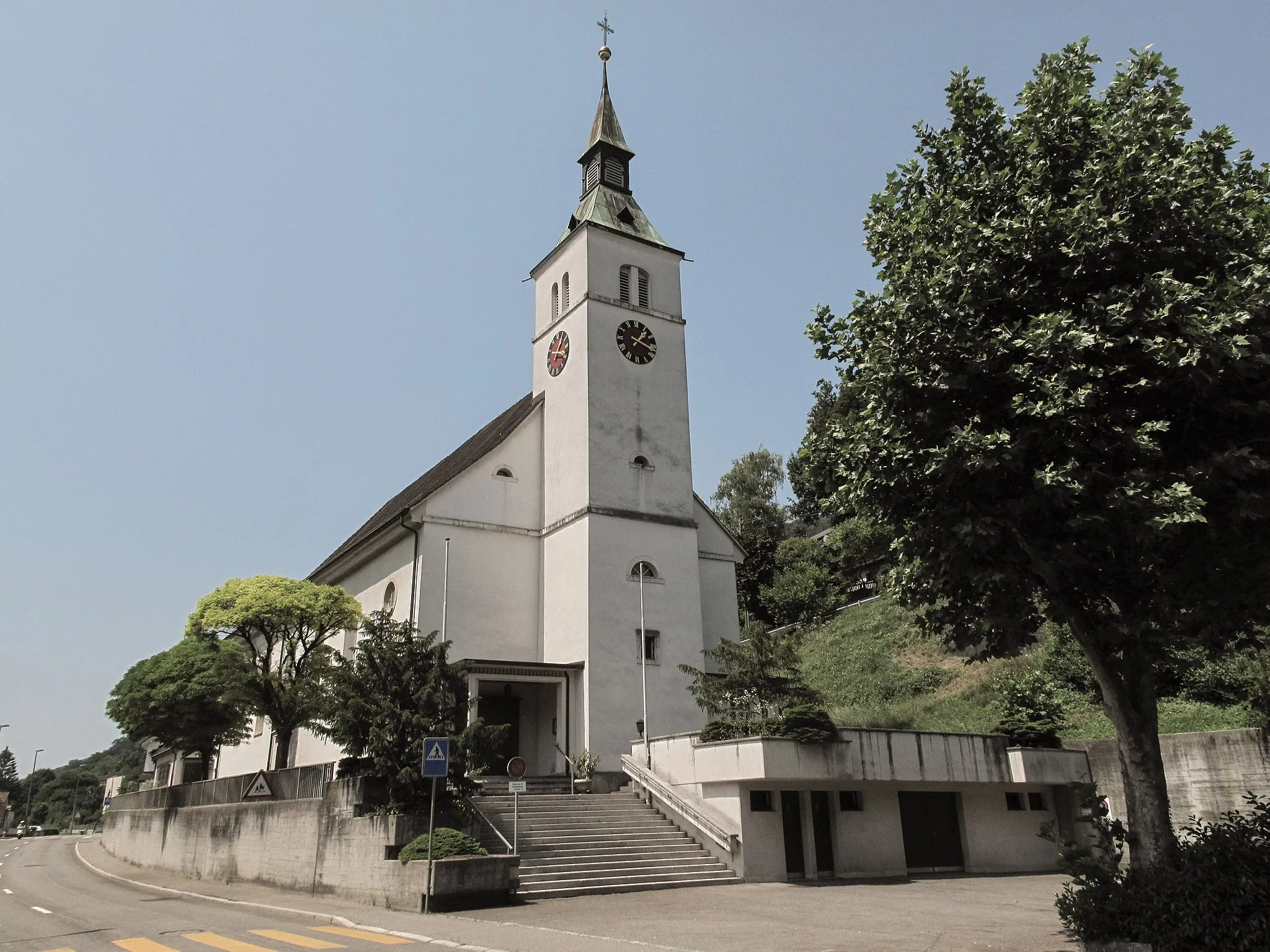 Photo showing: Grellingen, church: die Sankt Laurentiuskirche