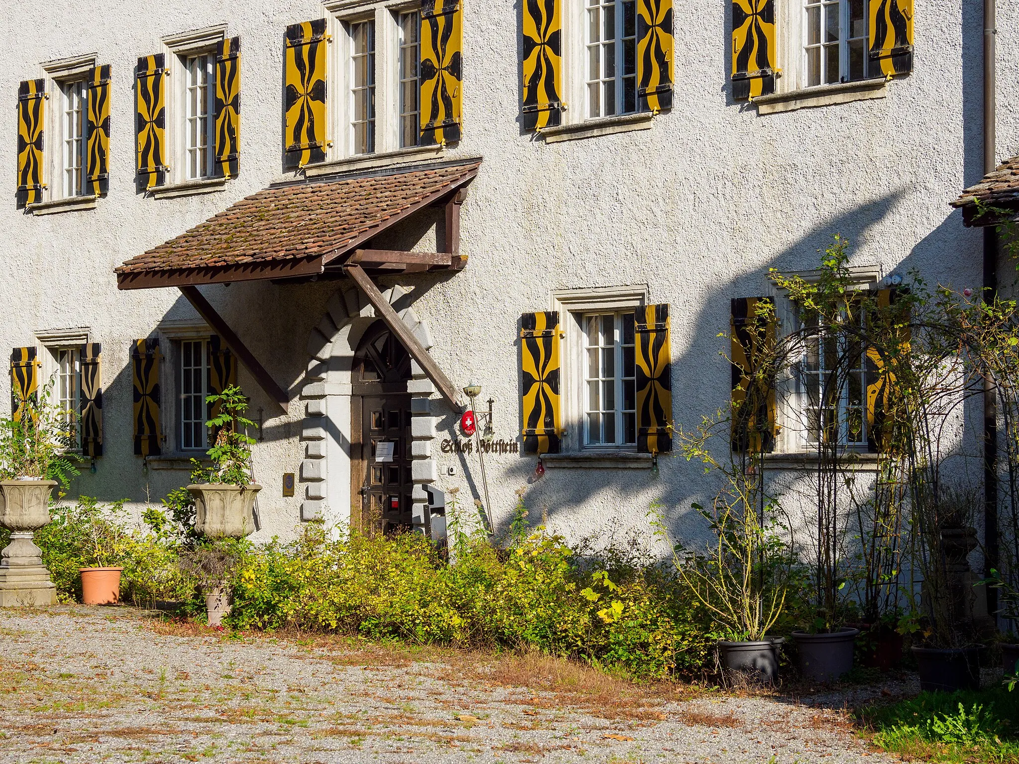 Photo showing: Das Hotel Schloss Böttstein ist im Herbst 2021 nicht in Betrieb, was wohl nicht (nur) mit CoVid19 zu tun hat.