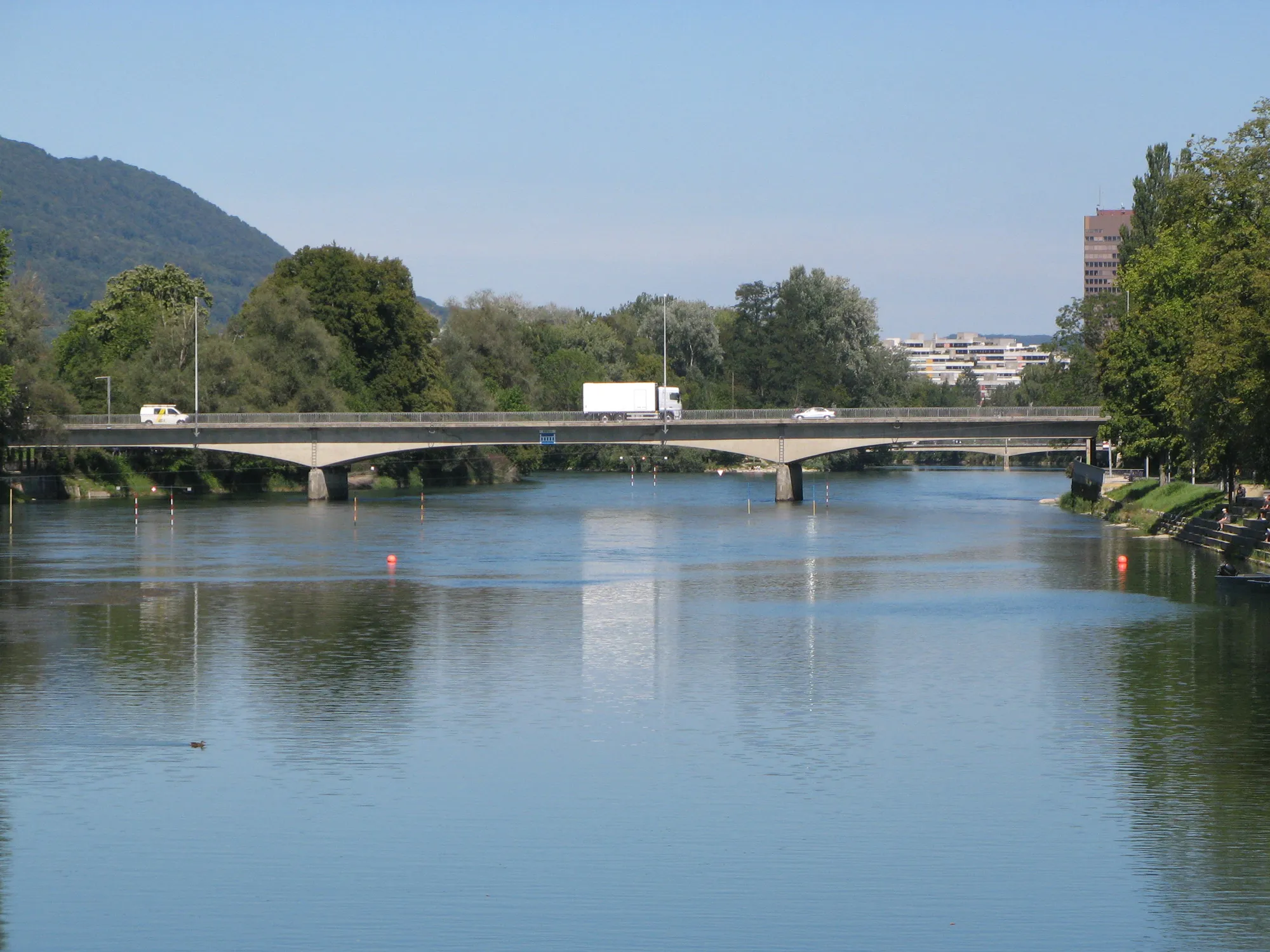 Photo showing: Kettenbrücke über die Aare in Aarau