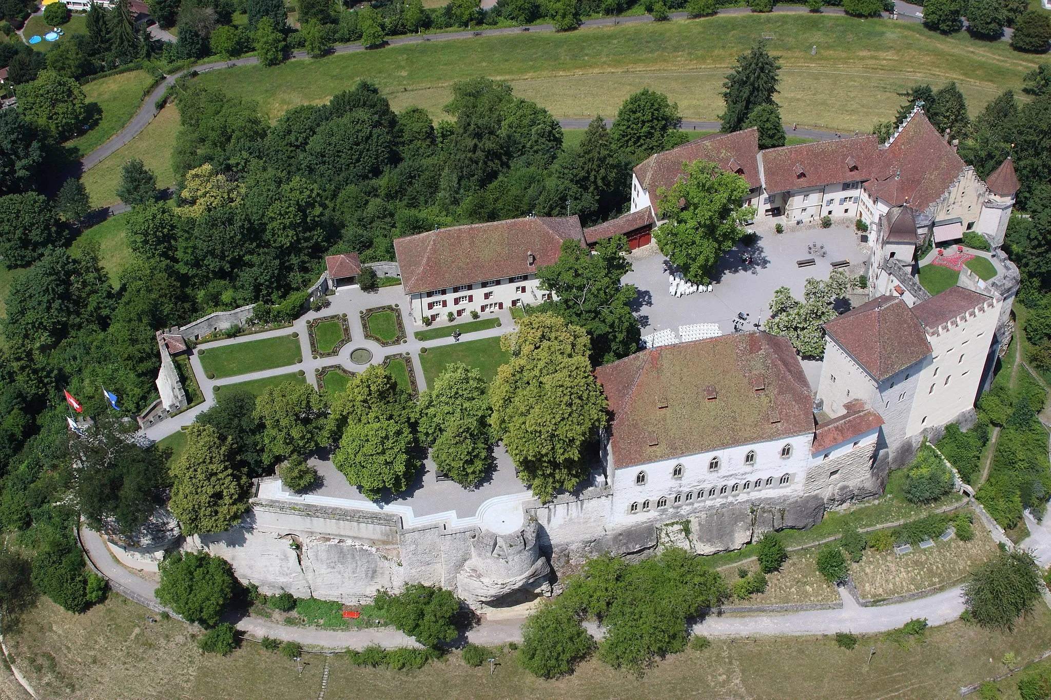 Photo showing: Schloss Lenzburg aus der Luft
