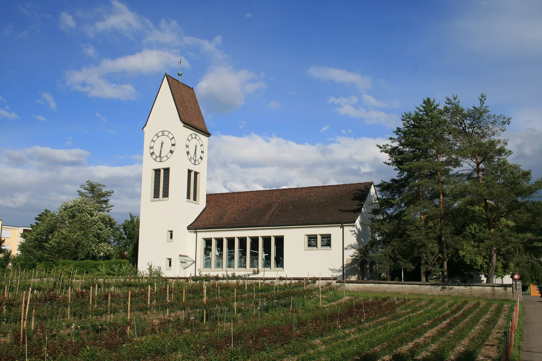 Photo showing: Ref. church of Wuerenlos, Switzerland