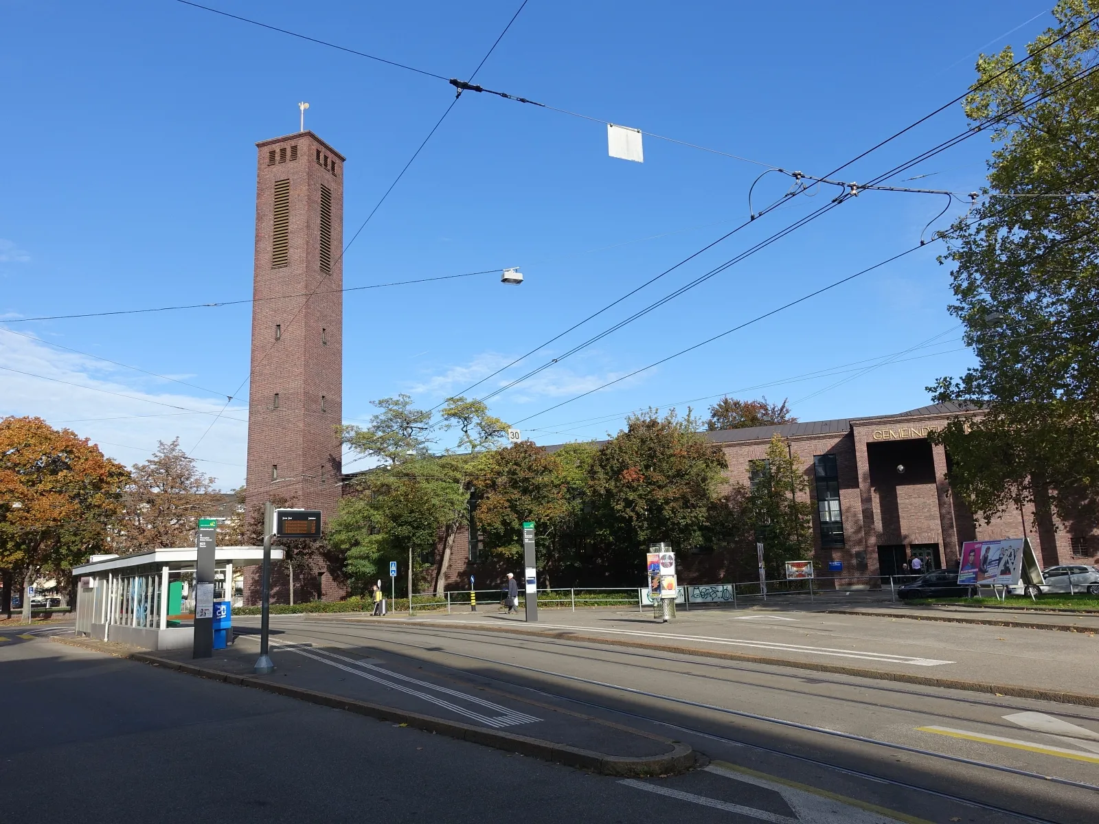 Photo showing: Kirchturm des Gemeindehaus Oekolampad (im Volksmund schlicht das Oek) ist eine seit 2011 umgenutzte evangelisch-reformierte Kirche in der Stadt Basel.