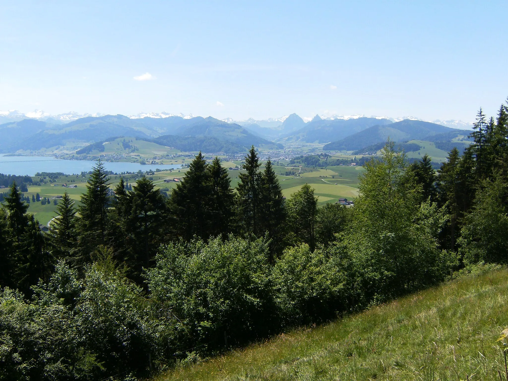 Photo showing: Einsiedeln, Grosser Mythen and Kl. Mythen