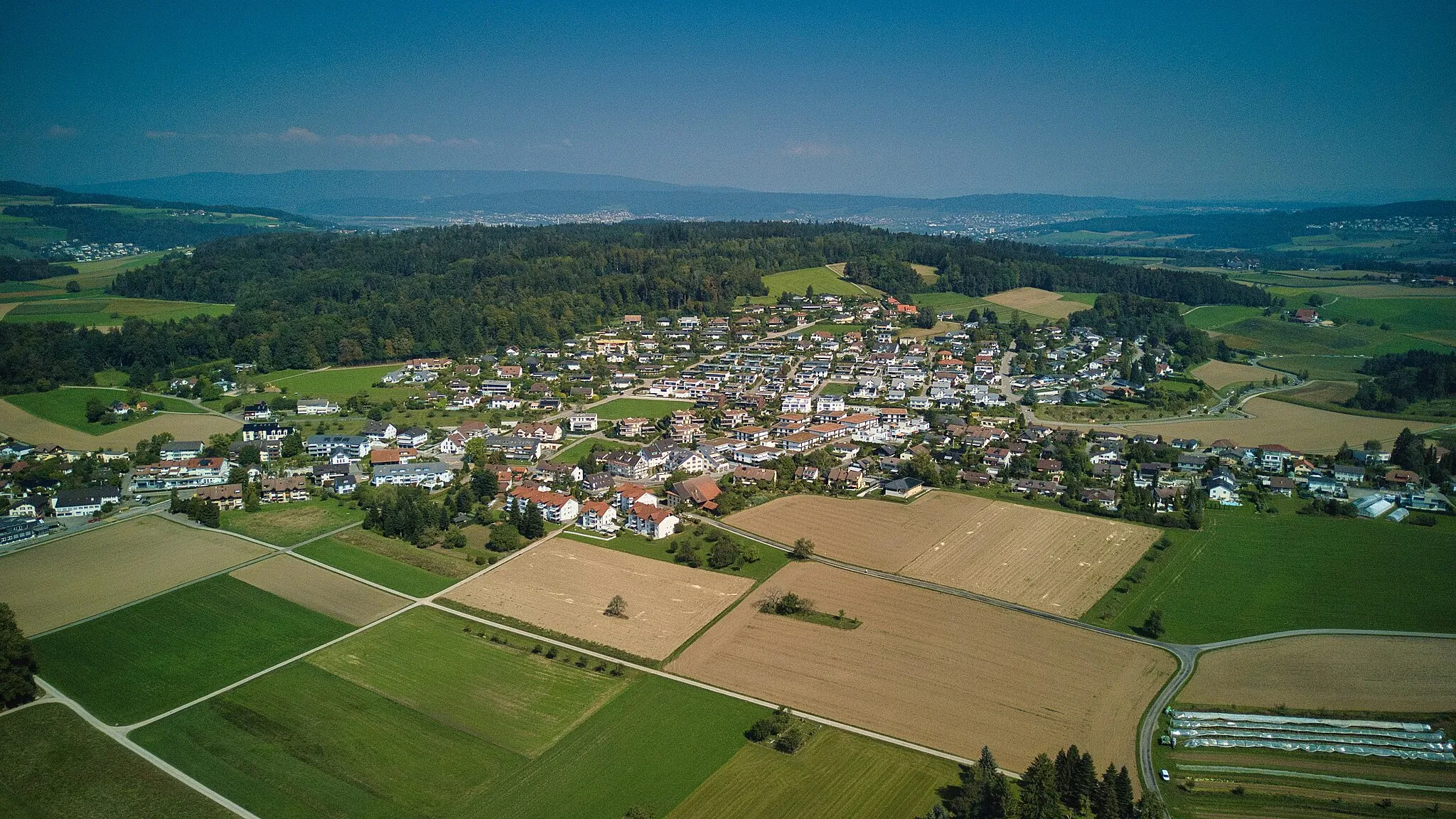 Photo showing: Luftaufnahme Oberwil-Lieli, 2023
