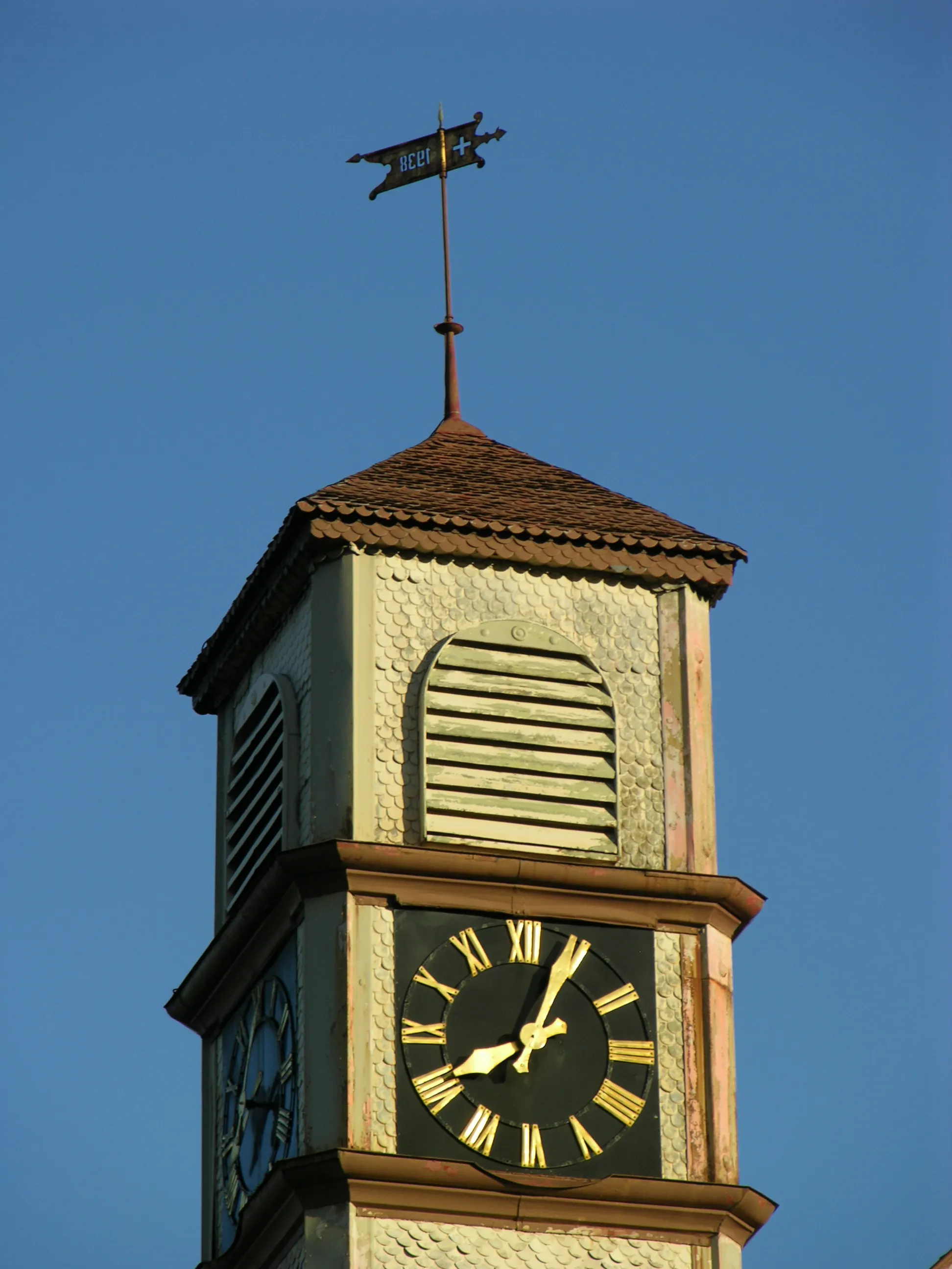 Photo showing: Küttigen: Turm des "Türmlischulhauses" im Dorf