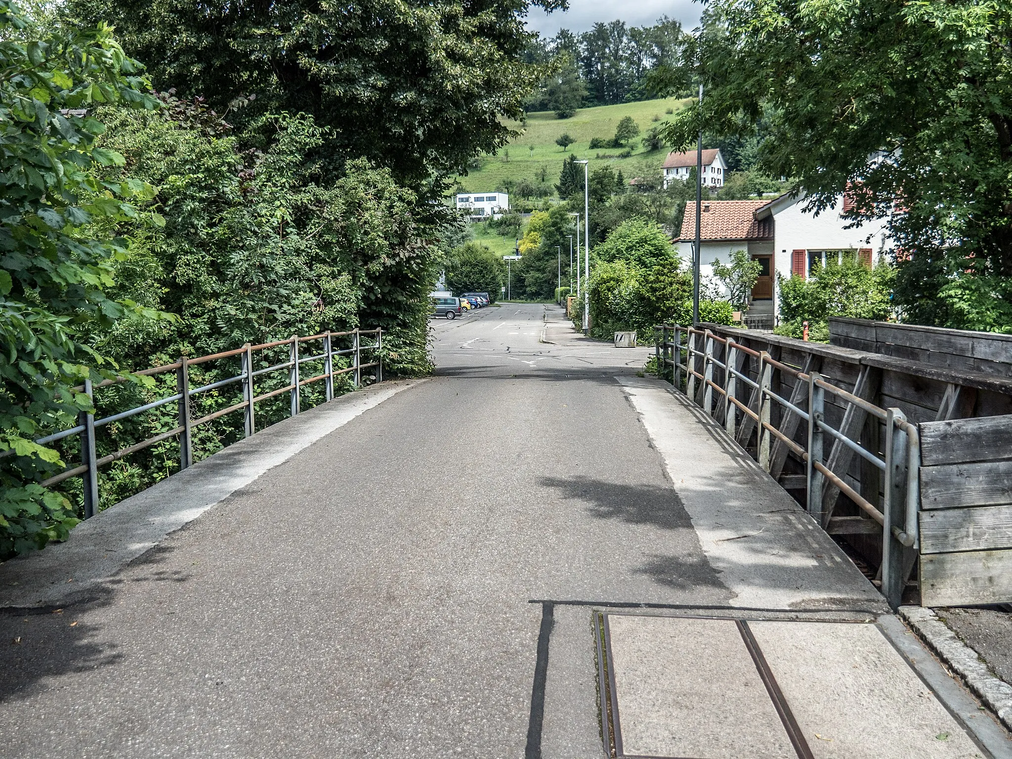 Photo showing: Niedermattweg Road Bridge over the Suhre River, Suhr, Canton of Aargau, Switzerland