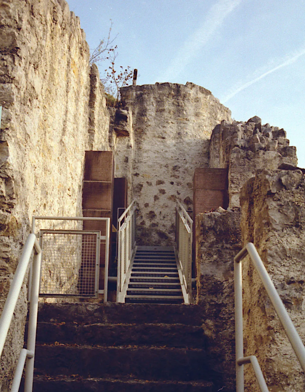 Photo showing: Zwinger als Aufgang zur Kernburg des Schlosses Münchenstein