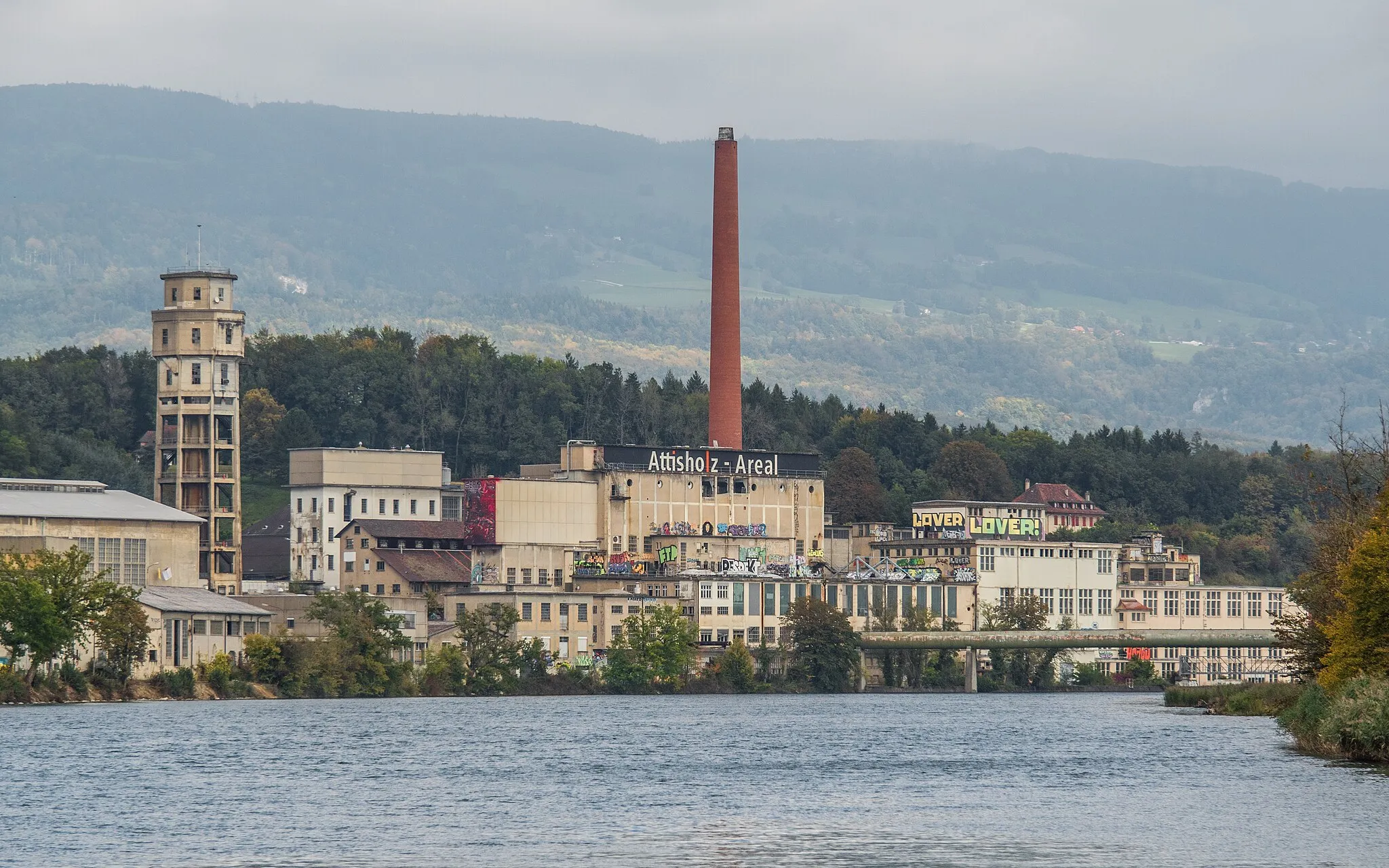 Photo showing: Former Cellulose Factory on the Aare River, Riedholz, Canton of Solothurn, Switzerland