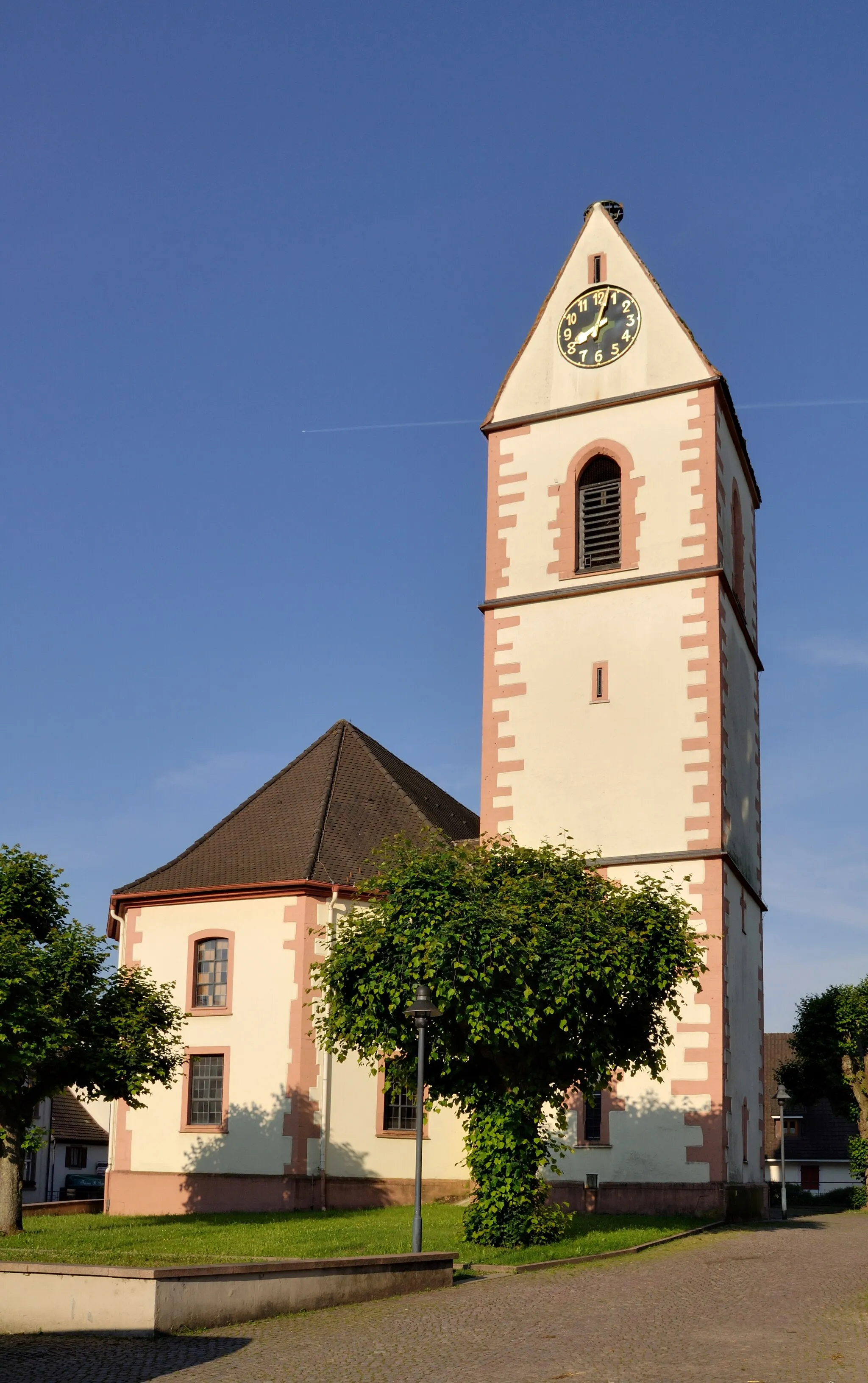 Photo showing: Hauingen: church of Saint Nicholas