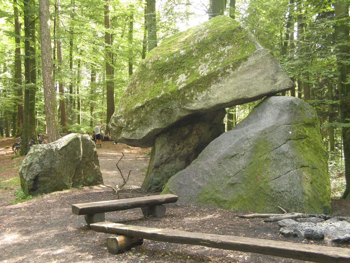 Photo showing: Erdmannlistein bei Wohlen