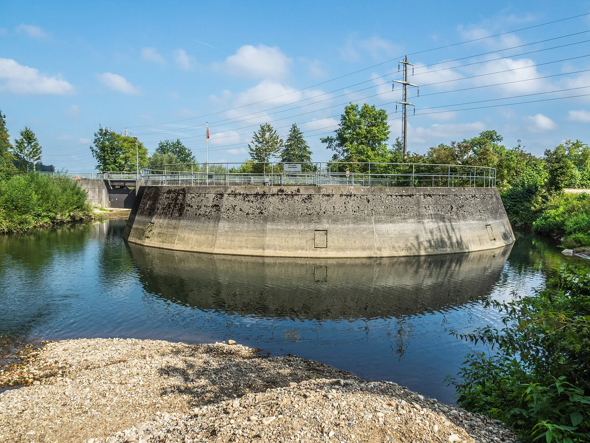 Photo showing: Langeten Flood Relief Intake Structure, Madiswil, Canton of Bern, Switzerland