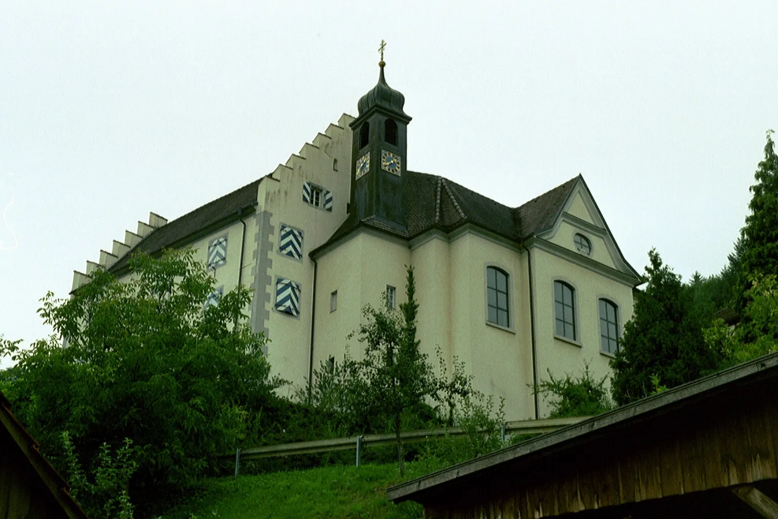 Photo showing: Benediktinerinnenkloster (Marienkloster) aus dem 19. Jhdt. in Ofteringen (Wutöschingen), Baden-Württemberg.