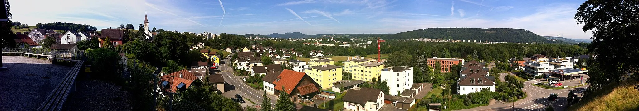 Photo showing: Panorama- Blick von der ref. Kirche auf Gebenstorf (im Hintergrund rechts der Bruggerberg)