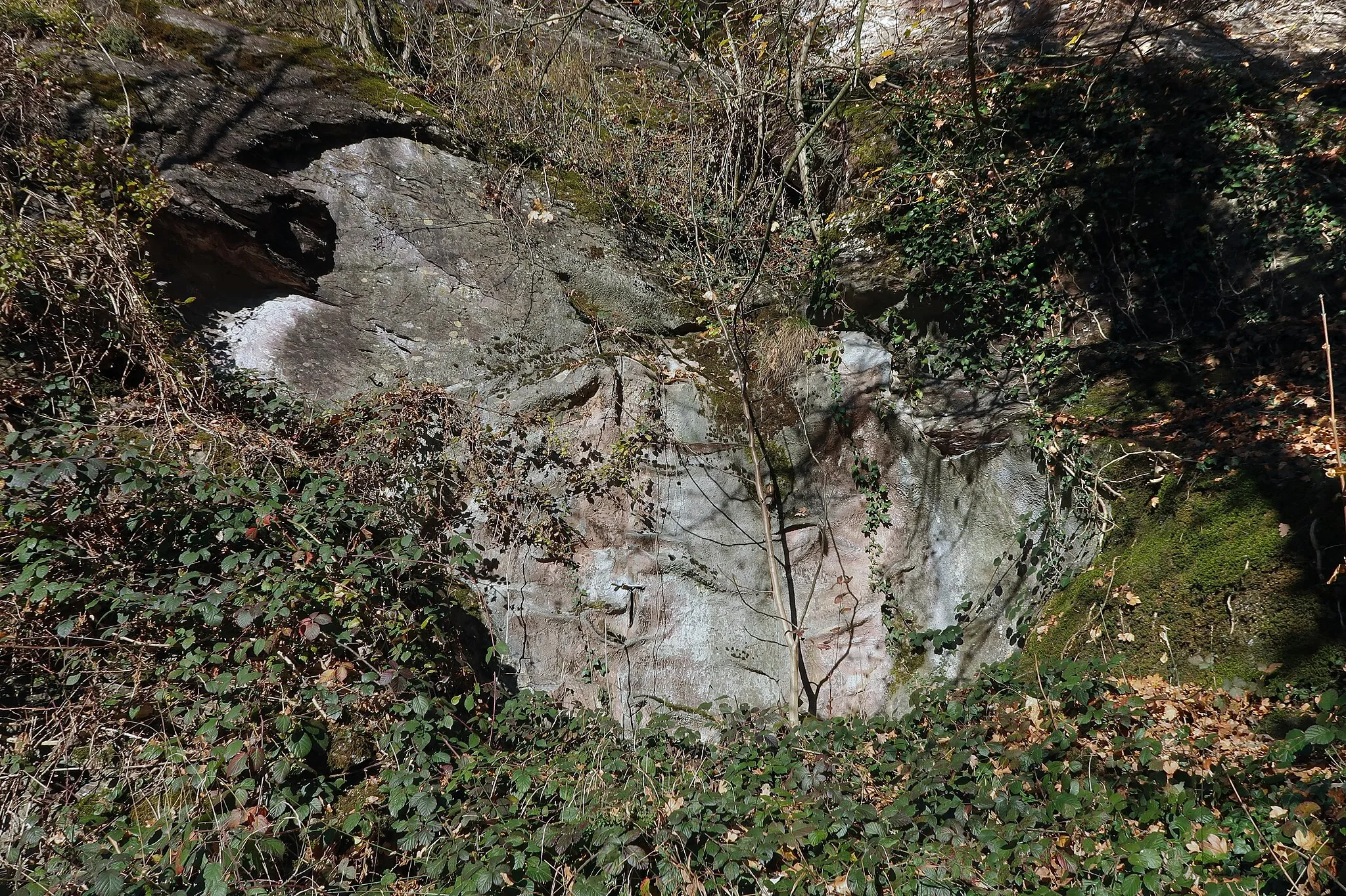 Photo showing: Former command post A6445 : Only a few meters from the mine depot there is the perfectly camouflaged entrance to the former command post A6445. Switzerland, November 21, 2020. (4/18)