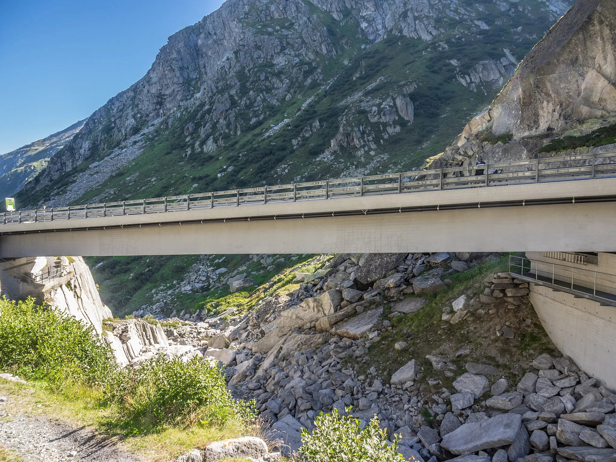 Photo showing: Gotthardstrasse Bridge over the Gotthardreuss River, Hospental, Canton of Uri, Switzerland