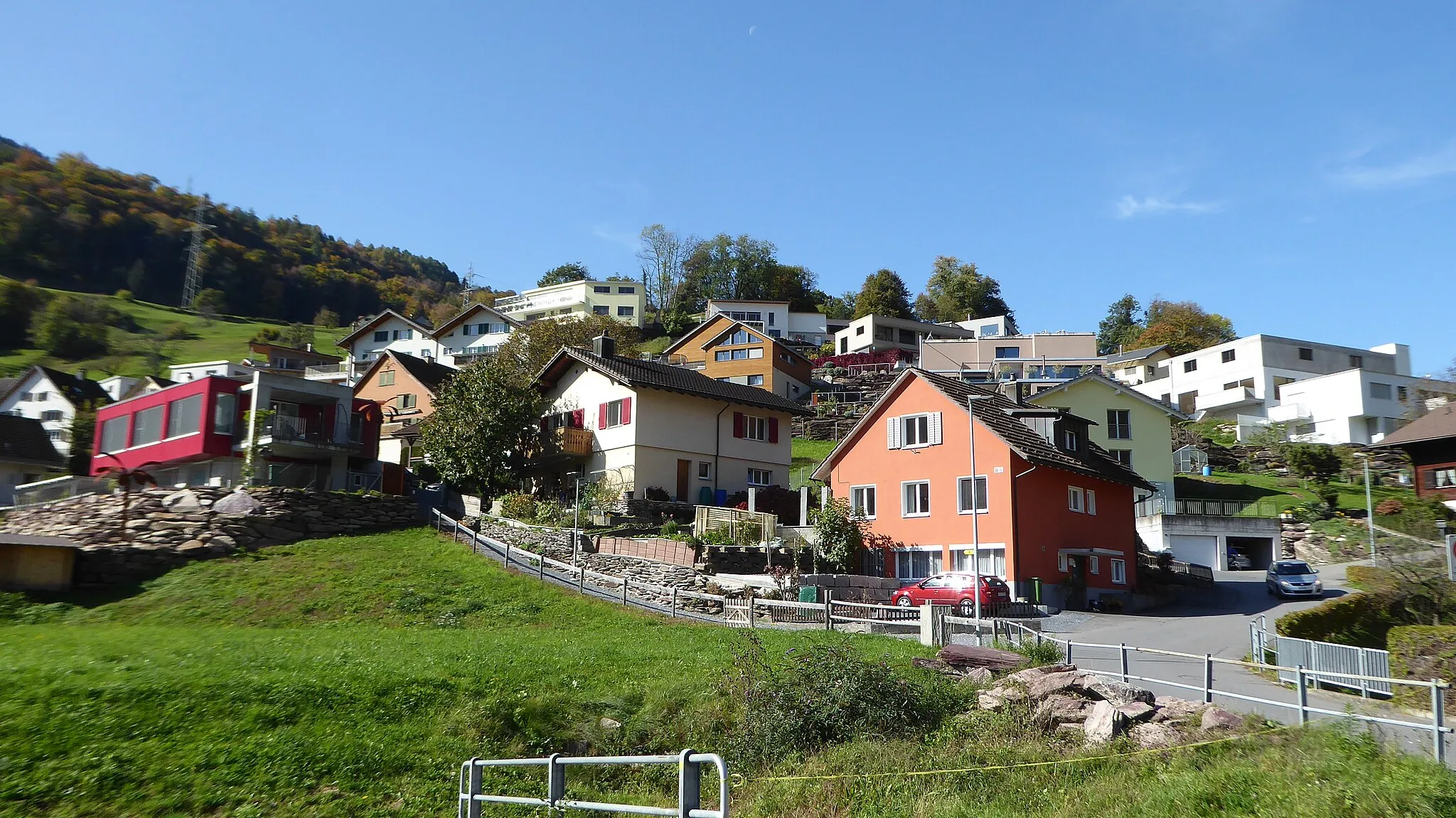 Photo showing: Oberplons; Ortsteil von Plons auf der linken Seite der Seez