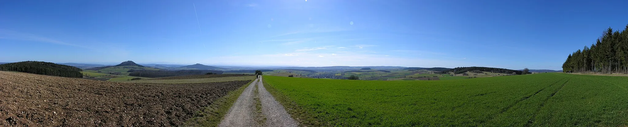 Photo showing: Hegau near Leipferdingen