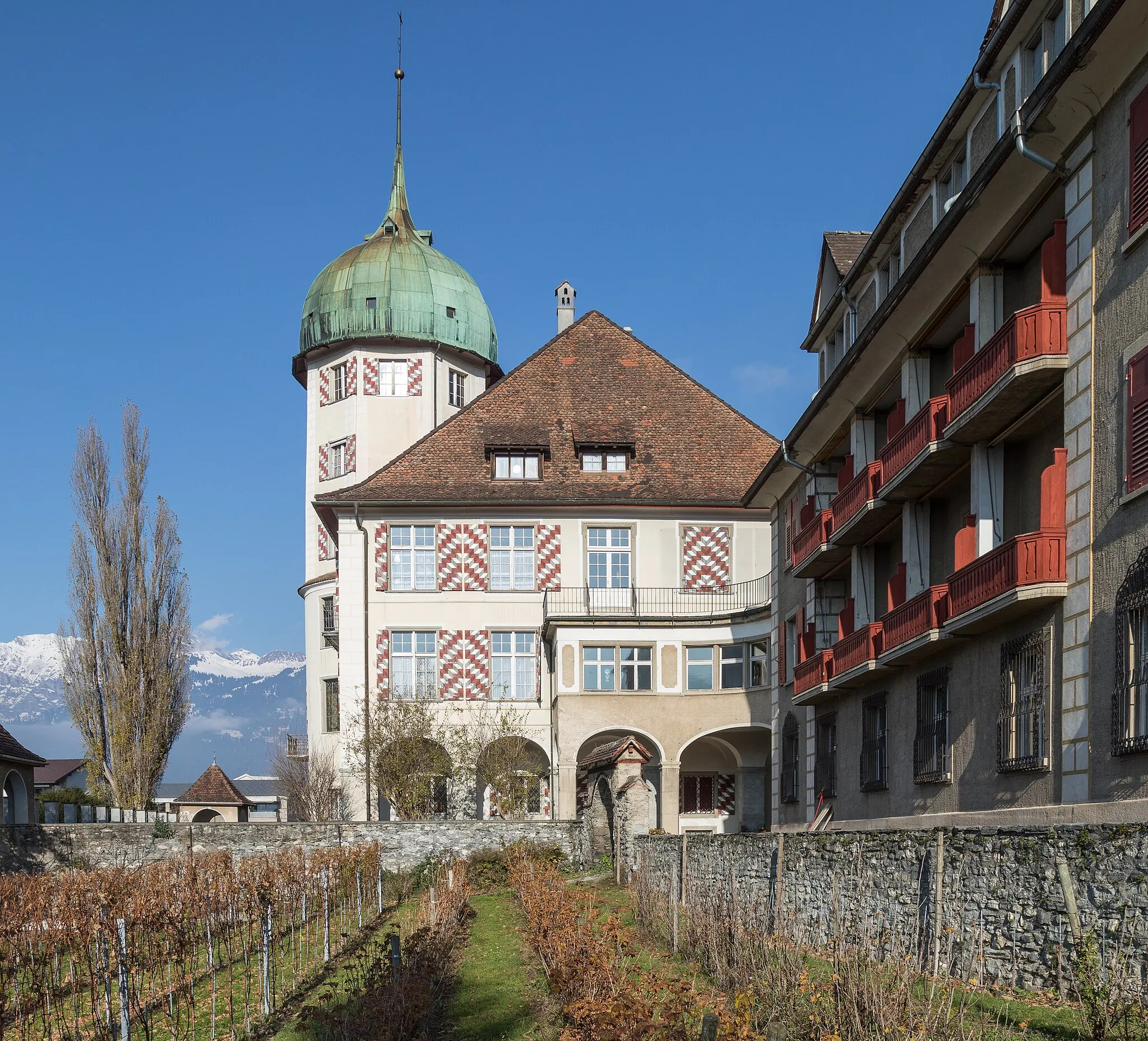 Photo showing: Unteres Schloss und ehem. St. Johannes-Stift in Zizers