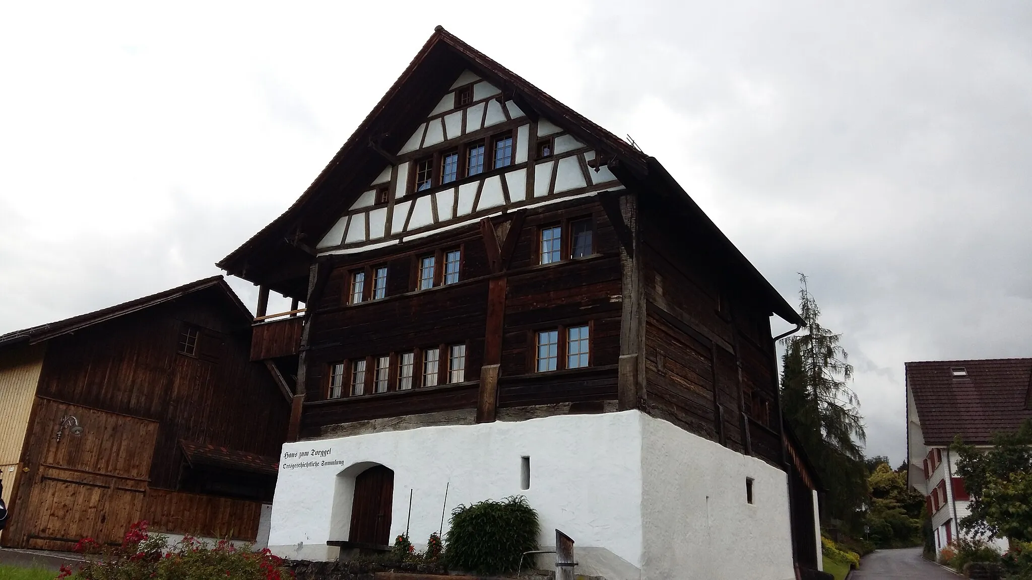 Photo showing: Das Haus zum Torggel wurde im 17.Jahrhundert erbaut und beherbergt nebst einem Torggel aus dem 17.Jahrhundert auch die Ortsgeschichtliche Sammlung von Berneck.