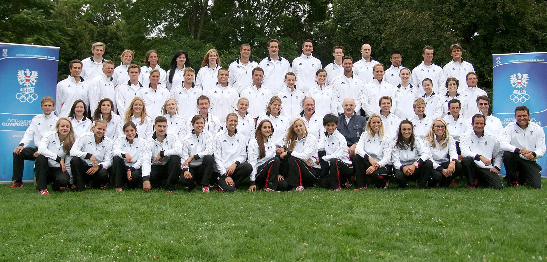 Photo showing: Austrian athletes, but not the full squad, for the 2012 Summer Olympics in London (Stadtpark, Vienna).