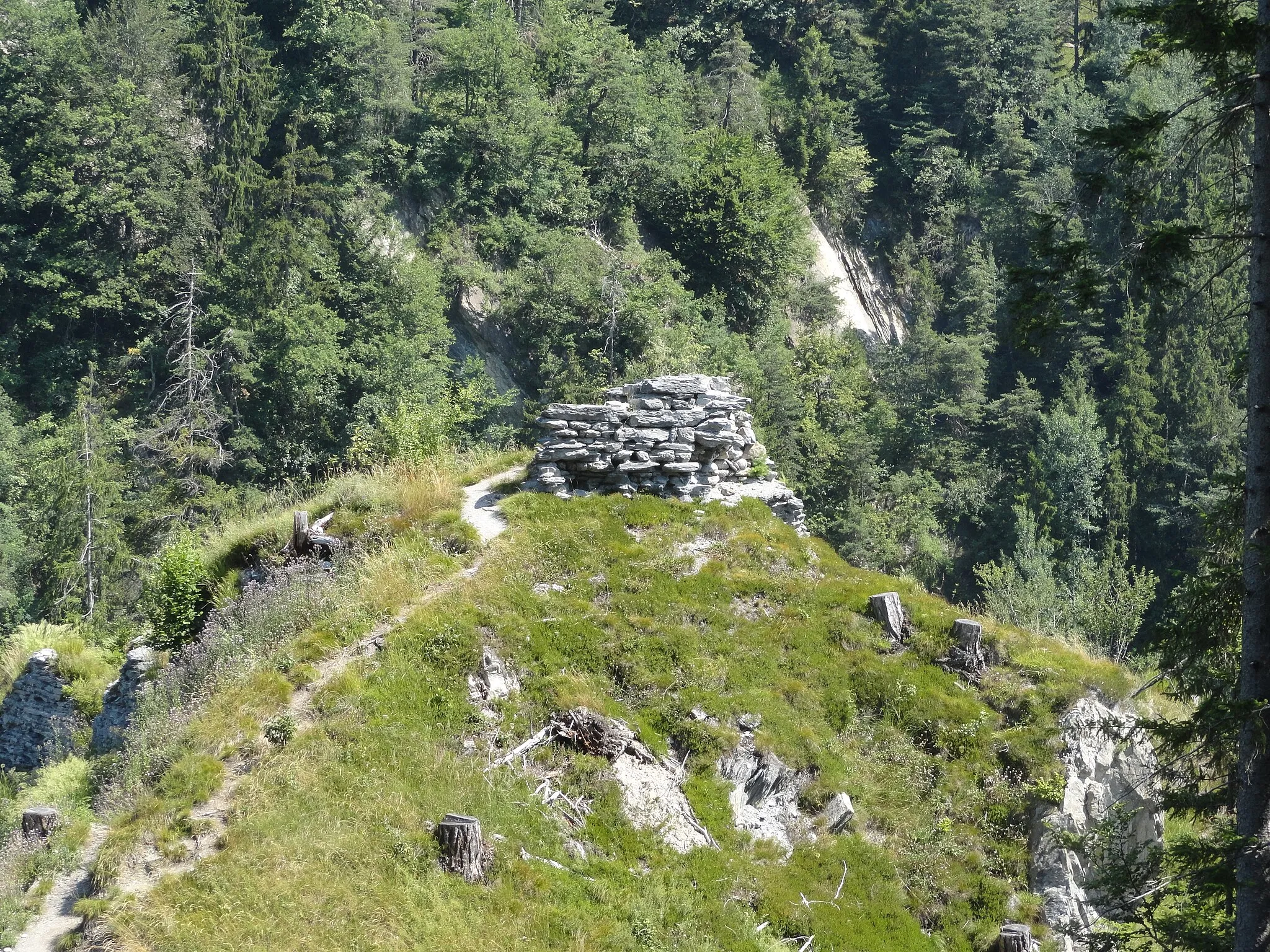 Photo showing: Ruinenrest, nach Norden