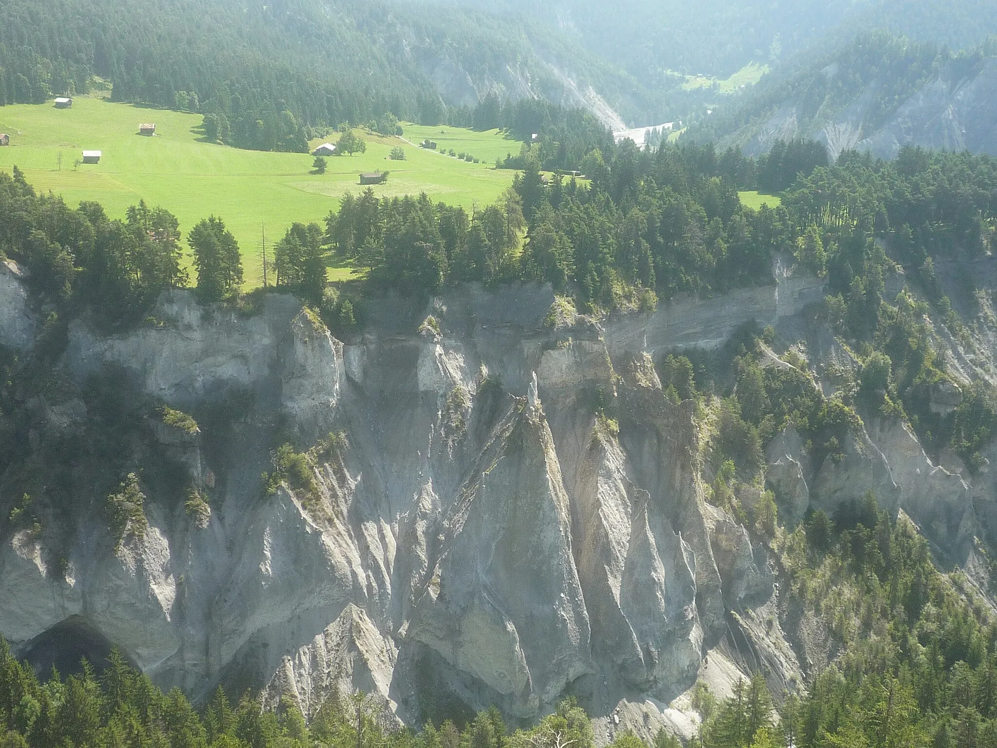 Photo showing: Laaxertobel - Blick von Aussichtsplattform Crap Signina in Richtung Planezzas