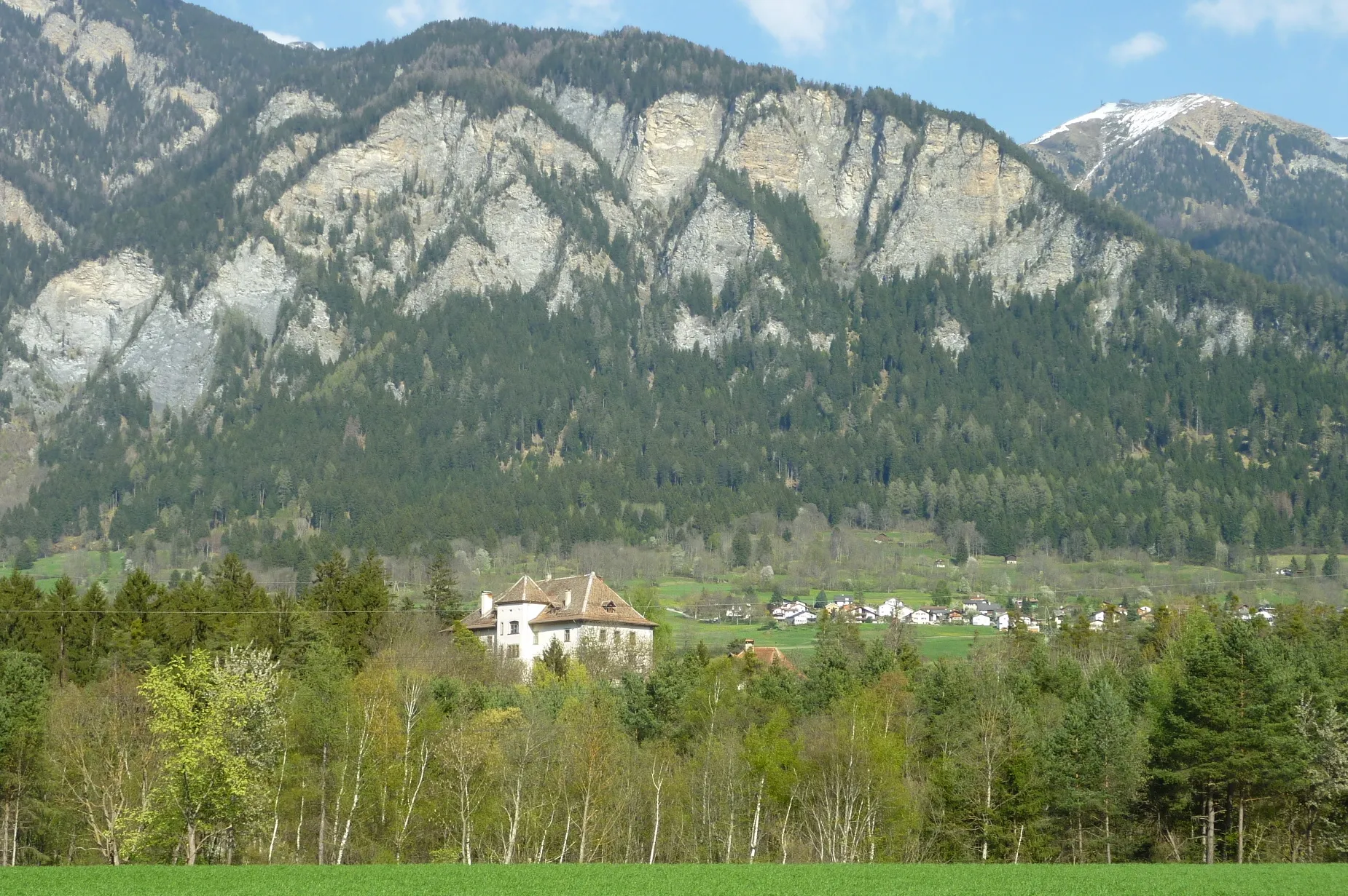 Photo showing: de:Bischöfliches Schloss Schauenstein

Ansicht von Westen