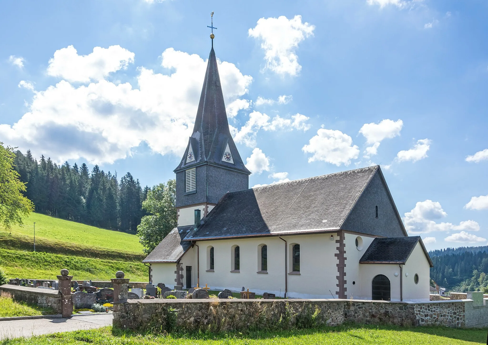 Photo showing: St. Andreas in Furtwangen Neukirch

Außenansichten