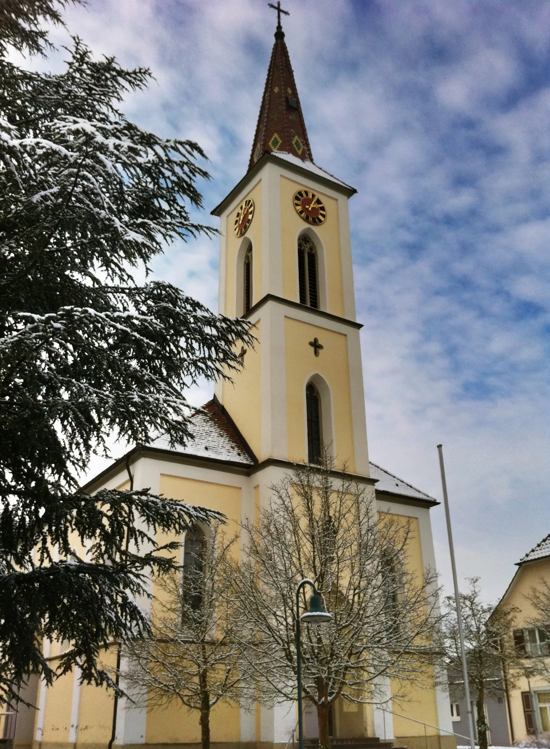 Photo showing: Kirche Hl. Kreuz - Weihnachten 2010