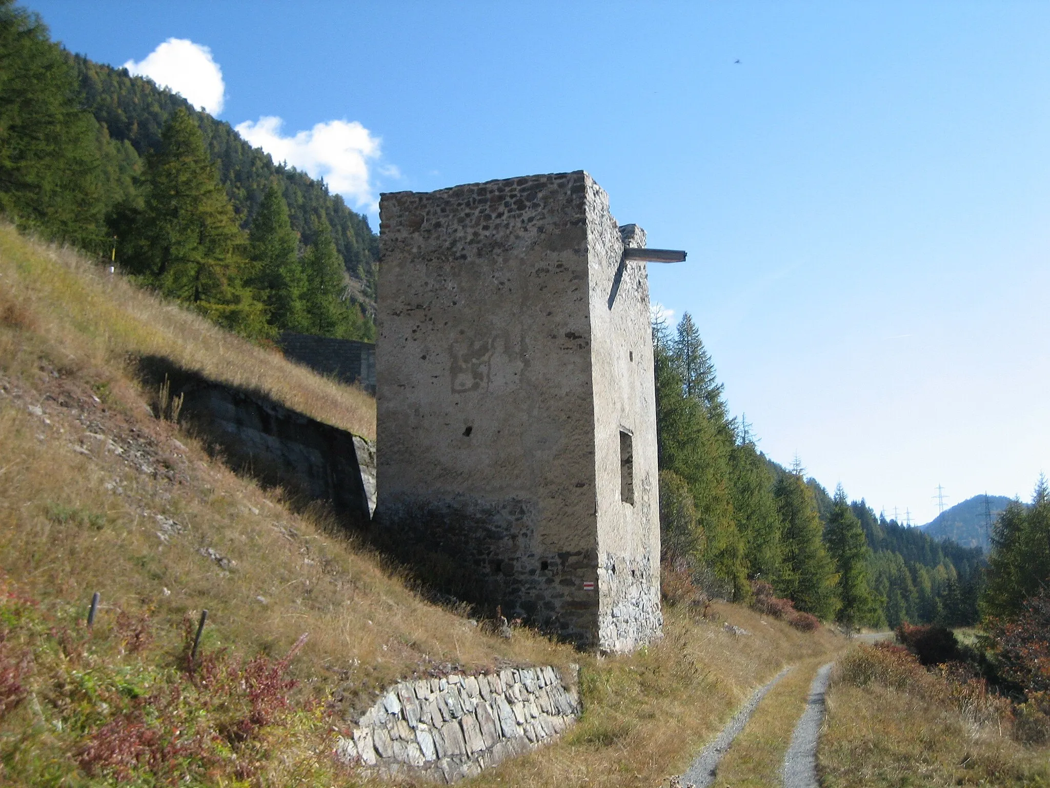 Photo showing: Turm von La Serra bei Zernez, Ansicht von Norden