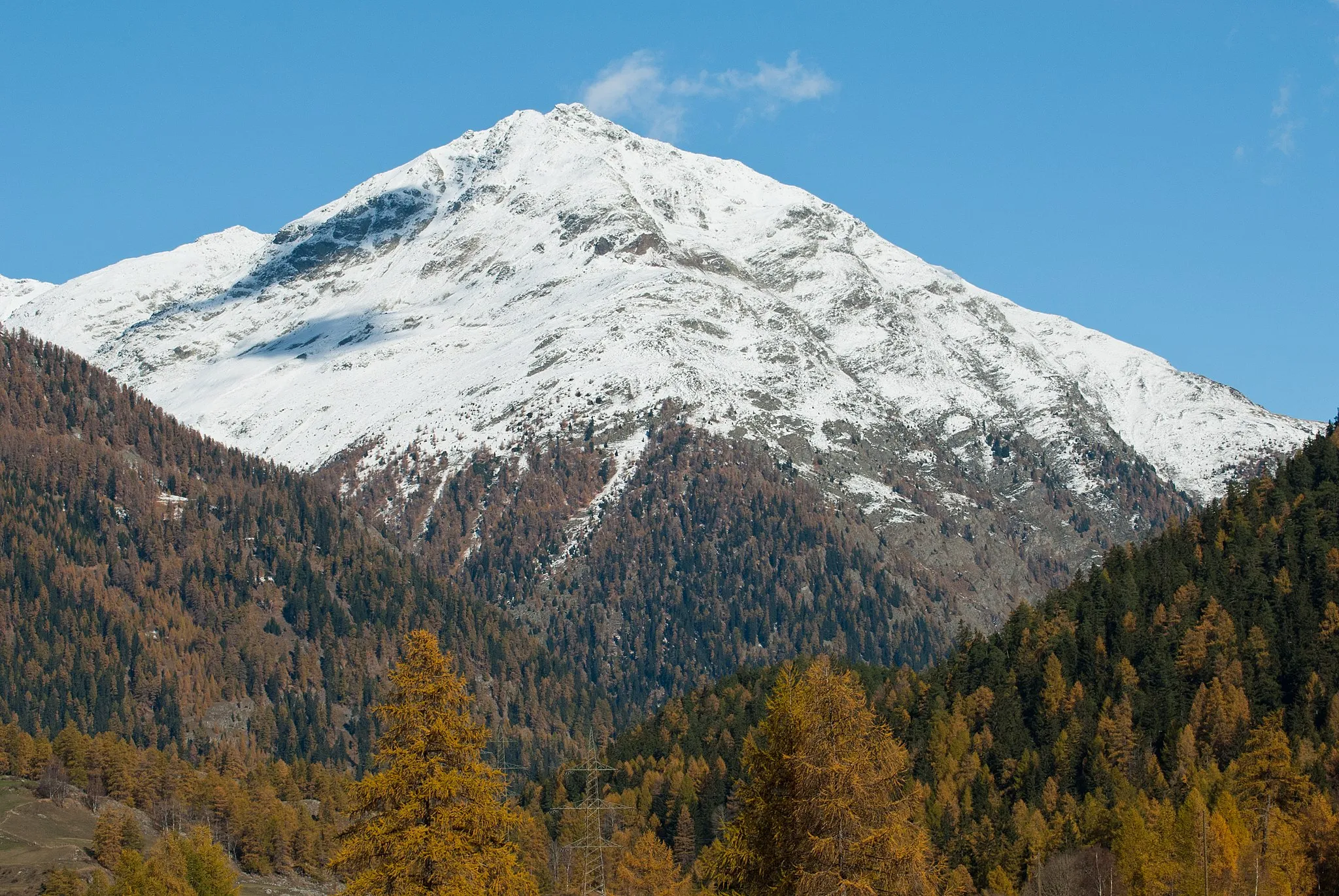 Photo showing: Piz Chapisun seen from south