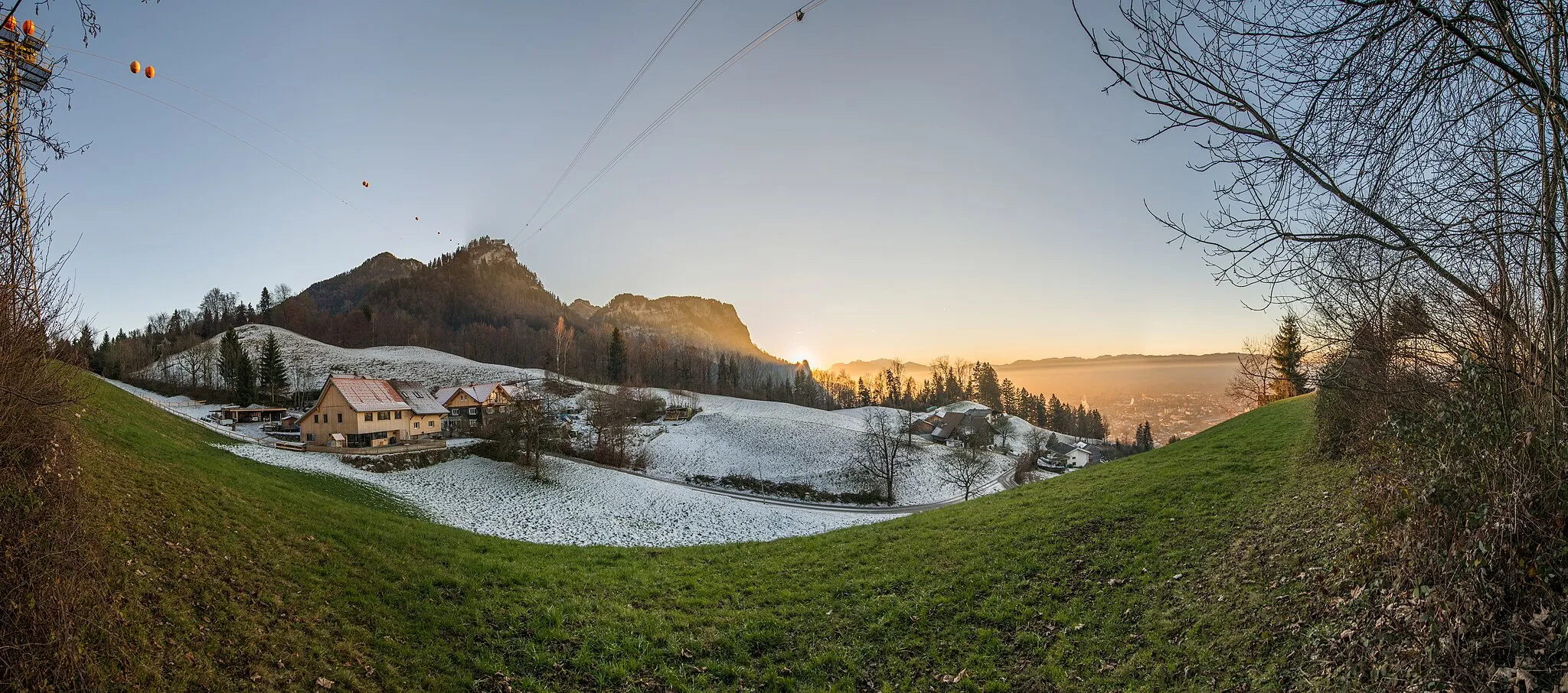 Photo showing: die Parzelle Bürgle mit Blick auf den Karren (Berg).