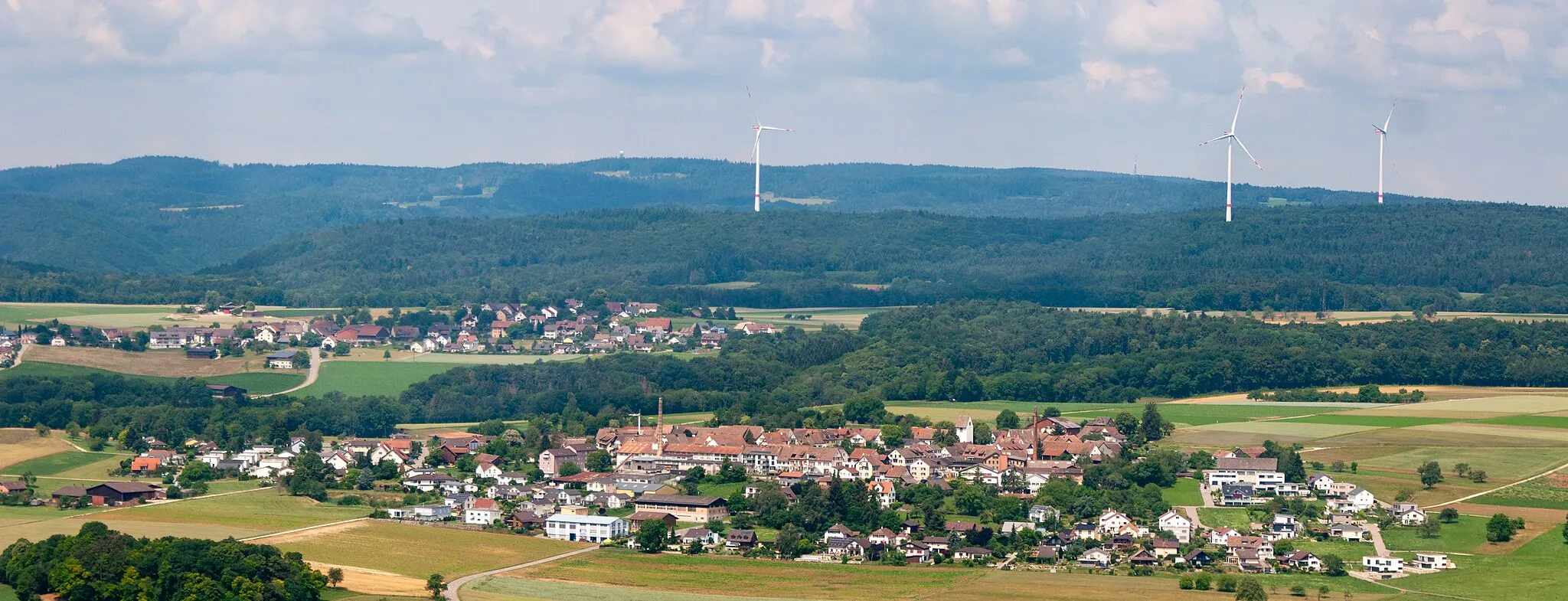 Photo showing: Aerial photograph of Lohn SH, Büttenhardt is in the background, the 3 wind turbines are already in Germany