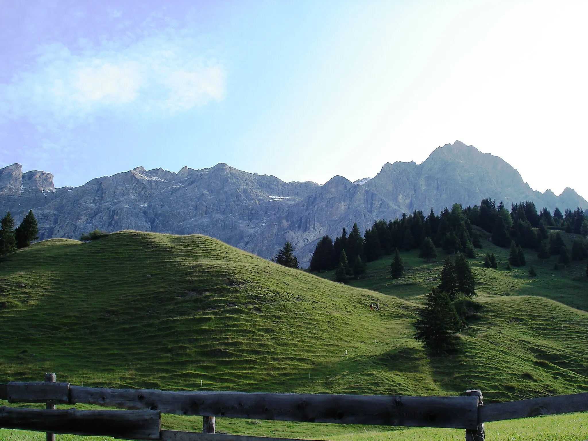 Photo showing: Piz Mitgel, 3159 m, view from Plang la Curvanera, Savogin, Grisons, Switzerland