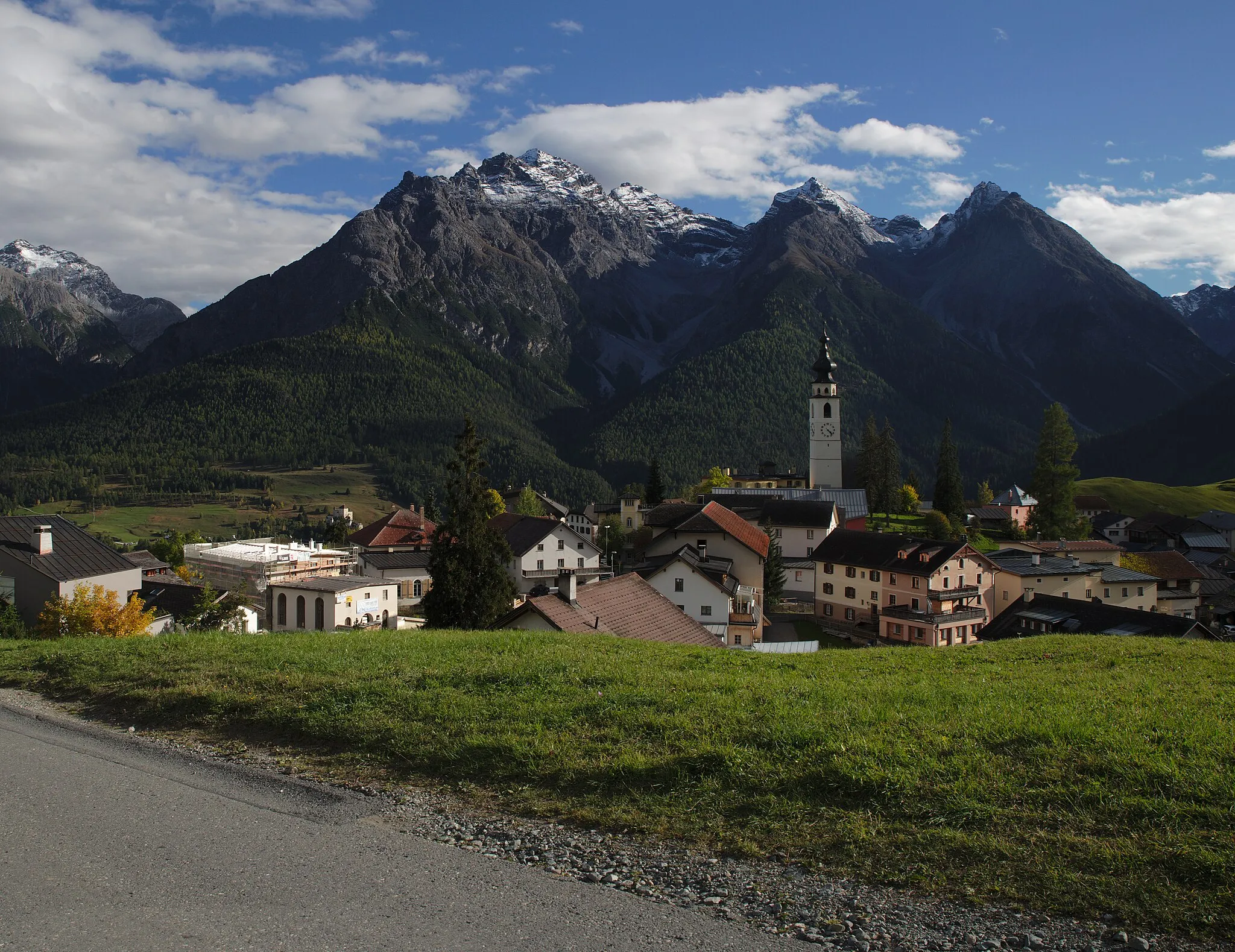 Photo showing: View of Scuol, Switzerland
