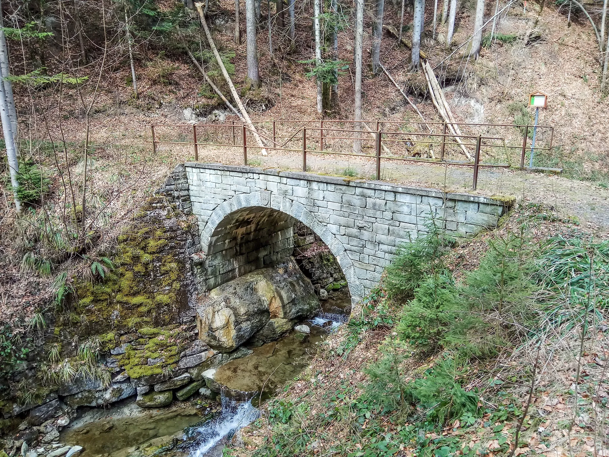 Photo showing: Steinbogenbrücke Kulturgut Wald AR